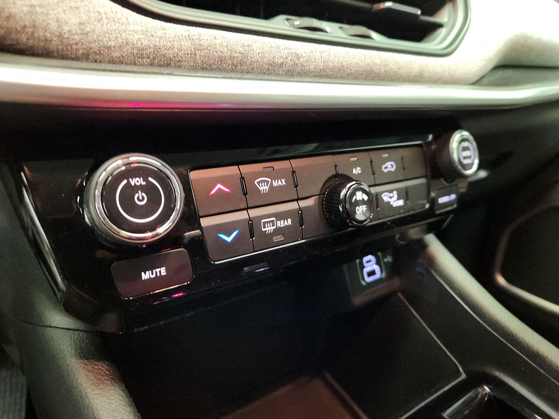 Thumbnail: 2022 Jeep Compass - 16