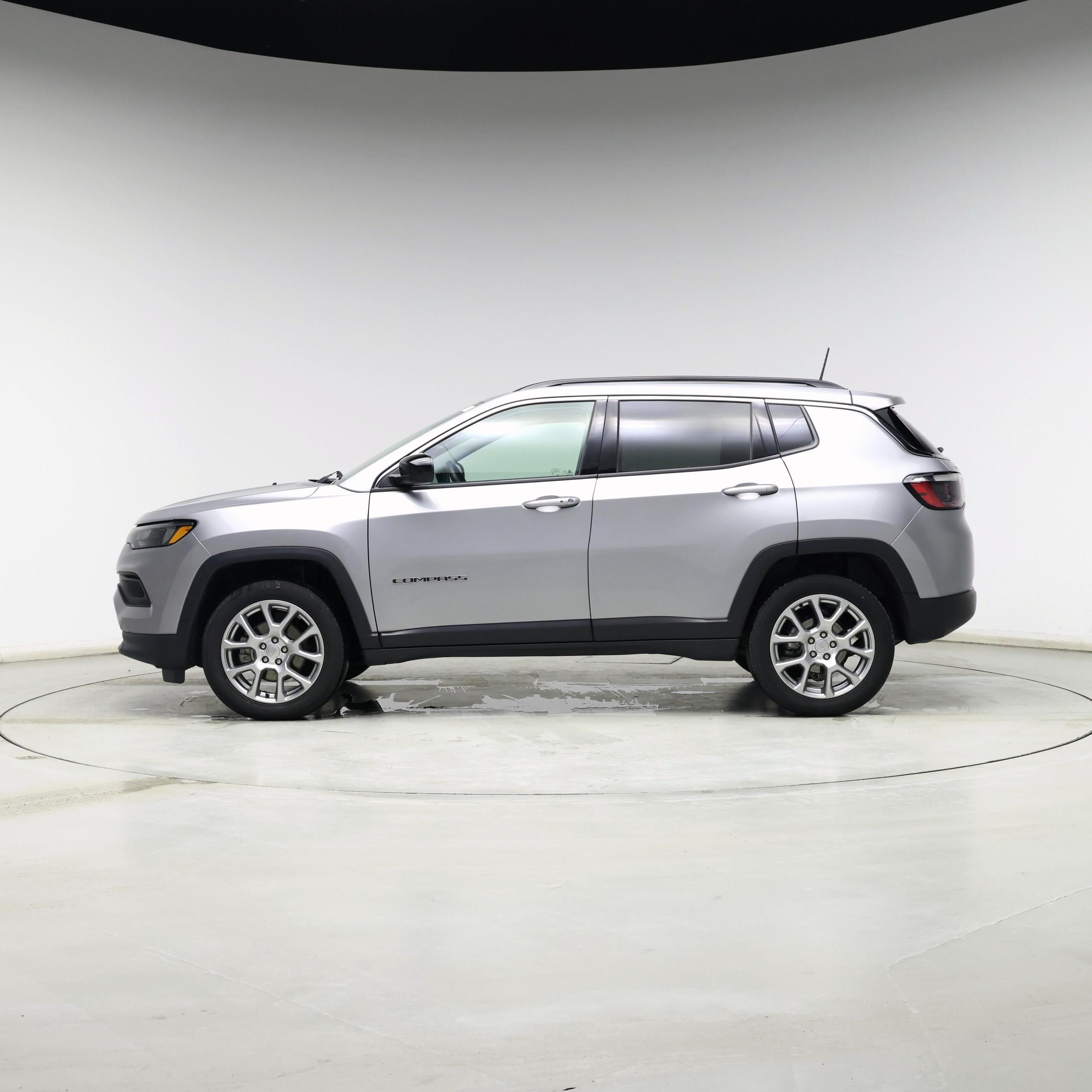 Thumbnail: 2022 Jeep Compass - 3