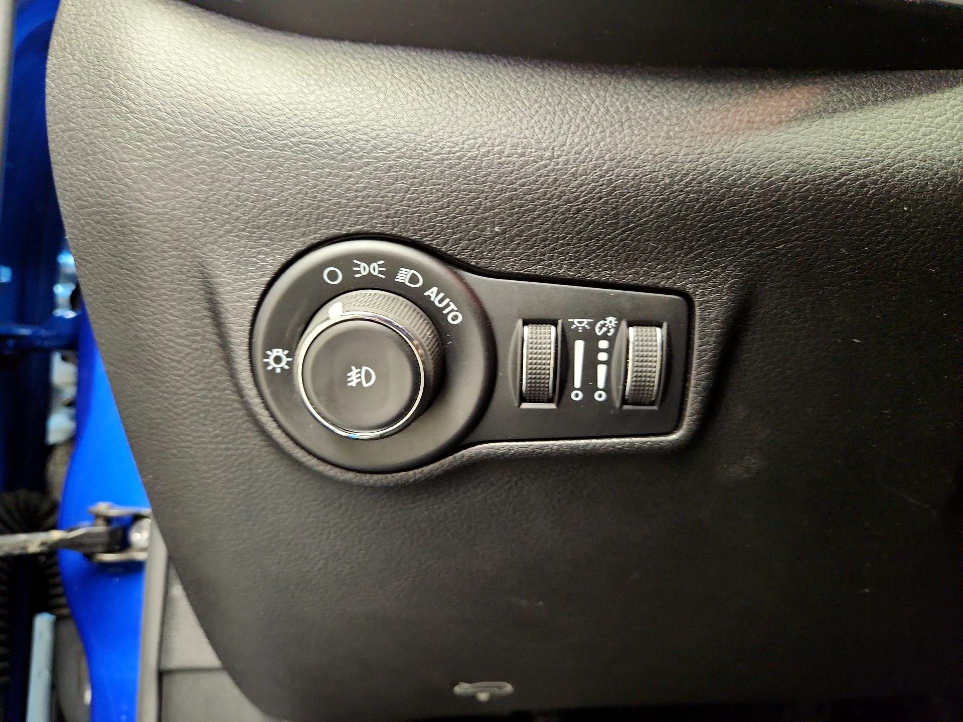 Thumbnail: 2022 Jeep Compass - 13