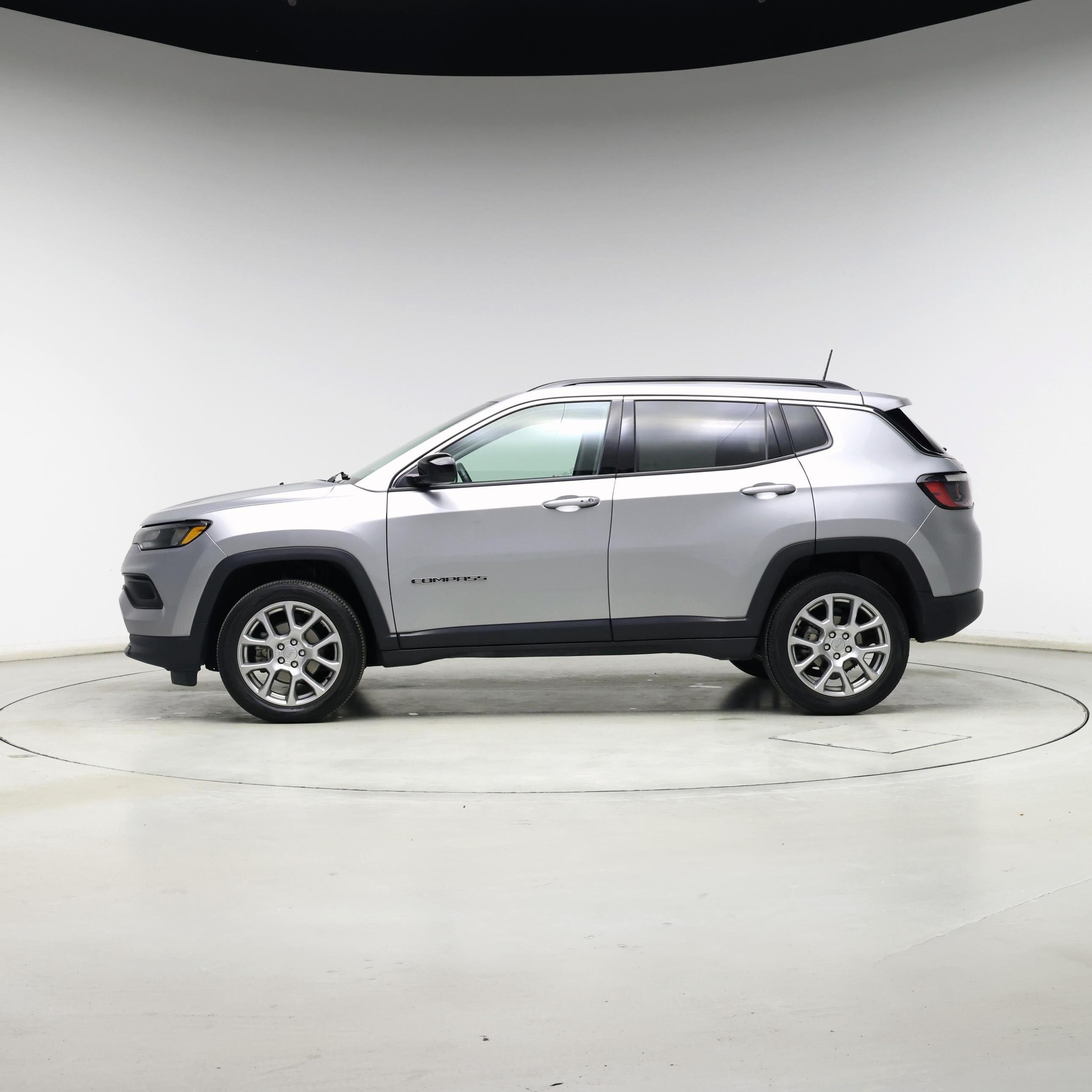 Thumbnail: 2022 Jeep Compass - 3
