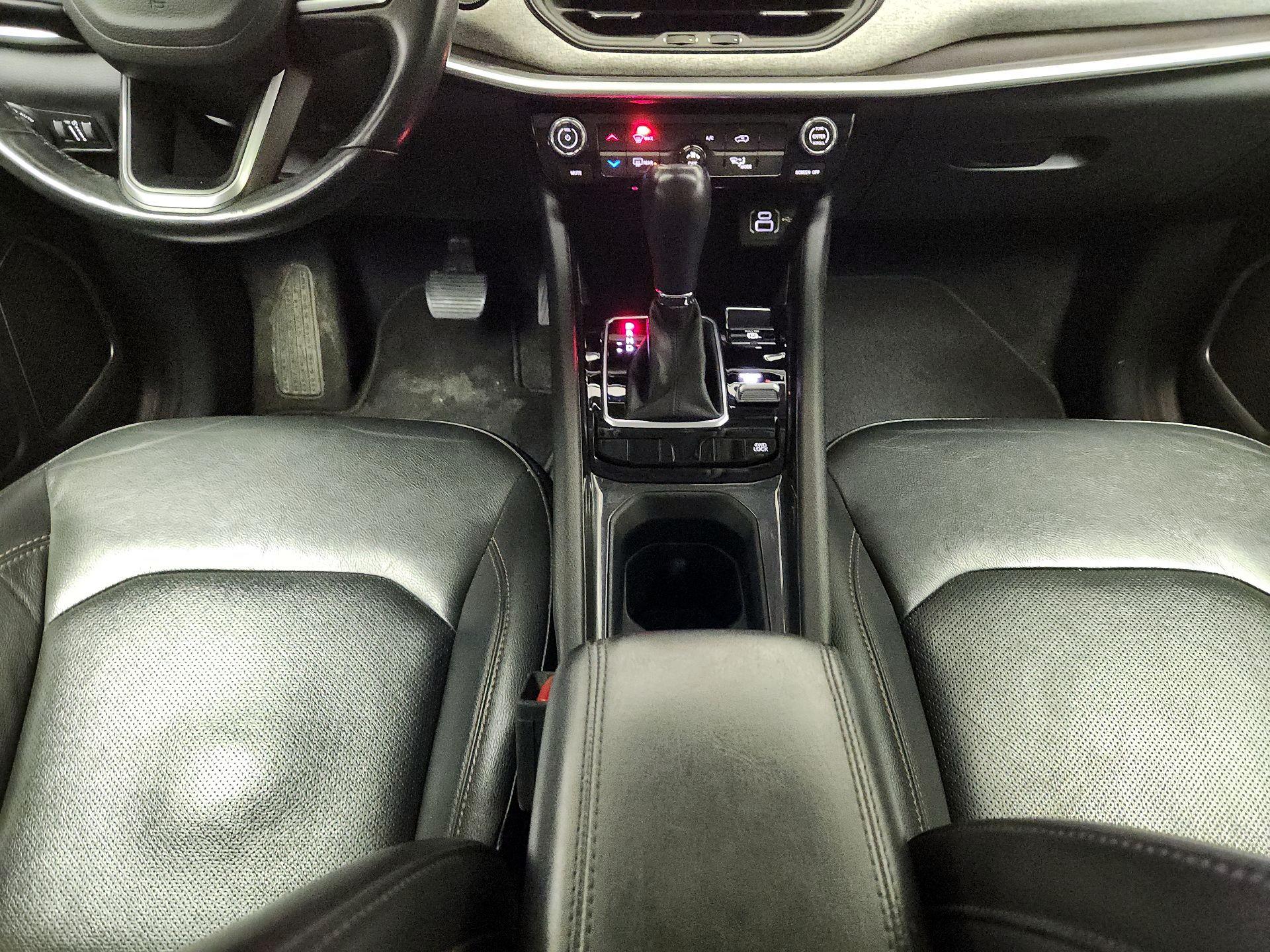 Thumbnail: 2022 Jeep Compass - 17