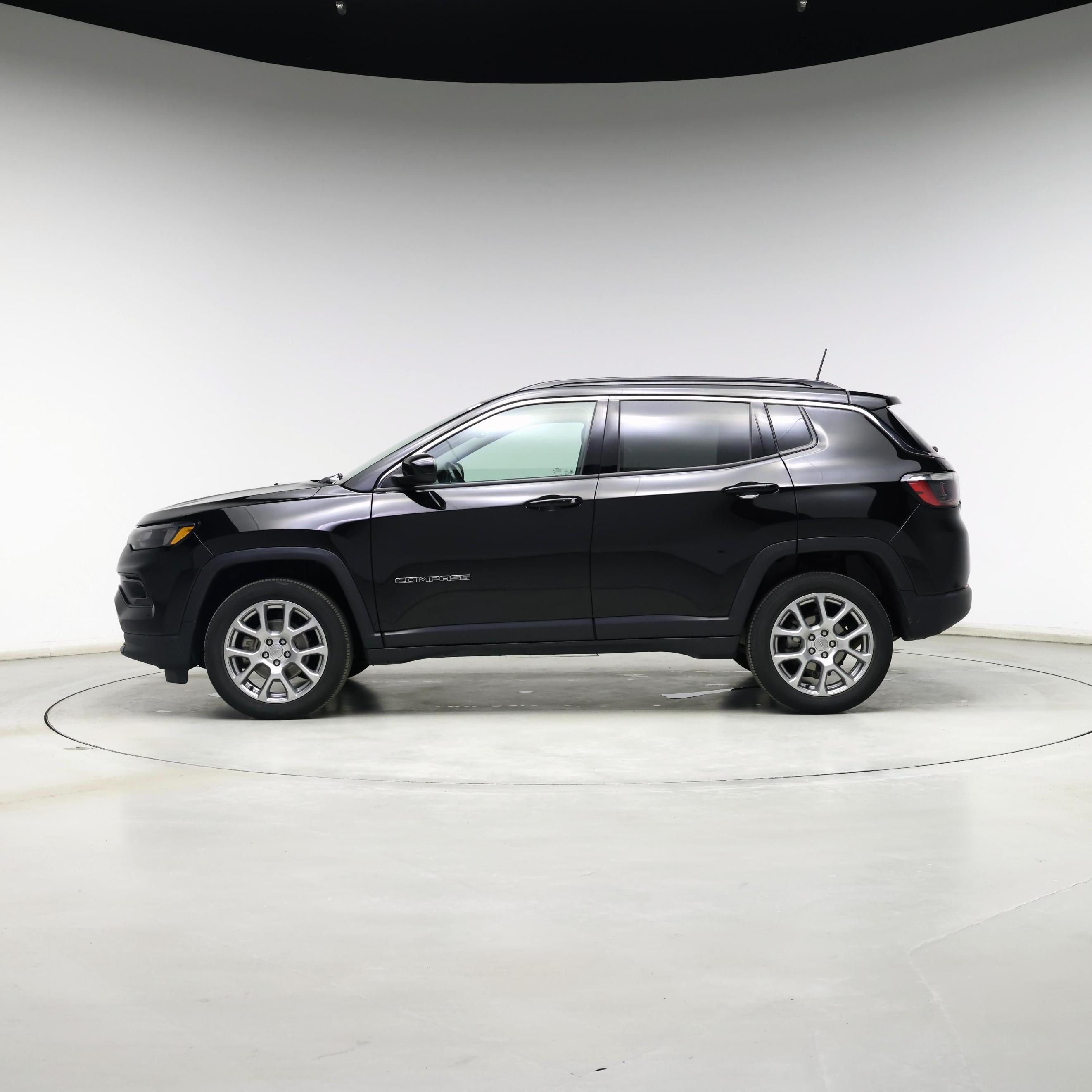 Thumbnail: 2022 Jeep Compass - 3