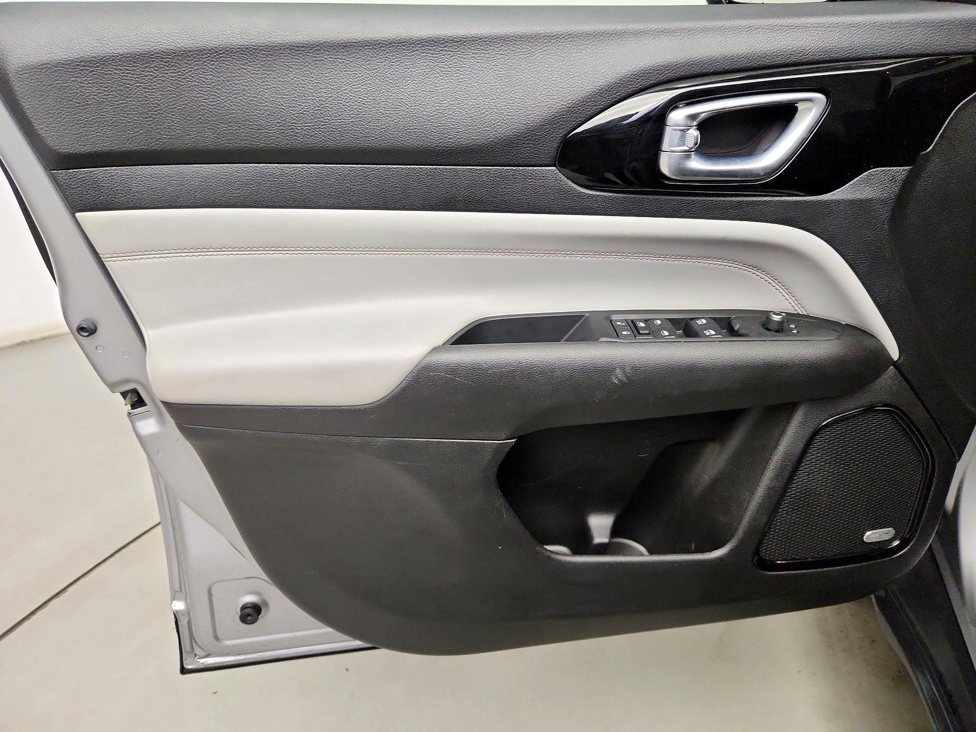 Thumbnail: 2022 Jeep Compass - 12