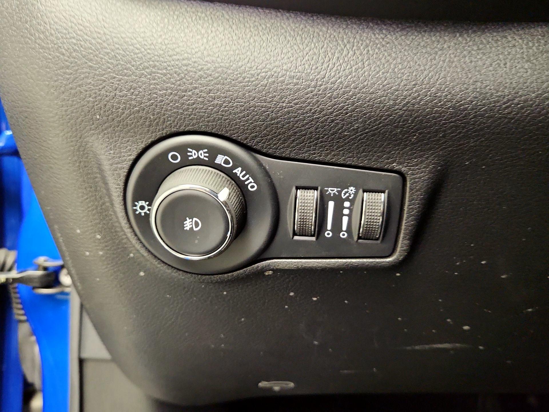 Thumbnail: 2022 Jeep Compass - 13