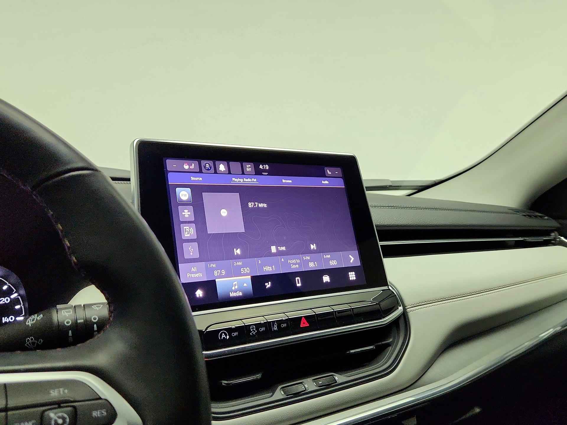 Thumbnail: 2022 Jeep Compass - 15