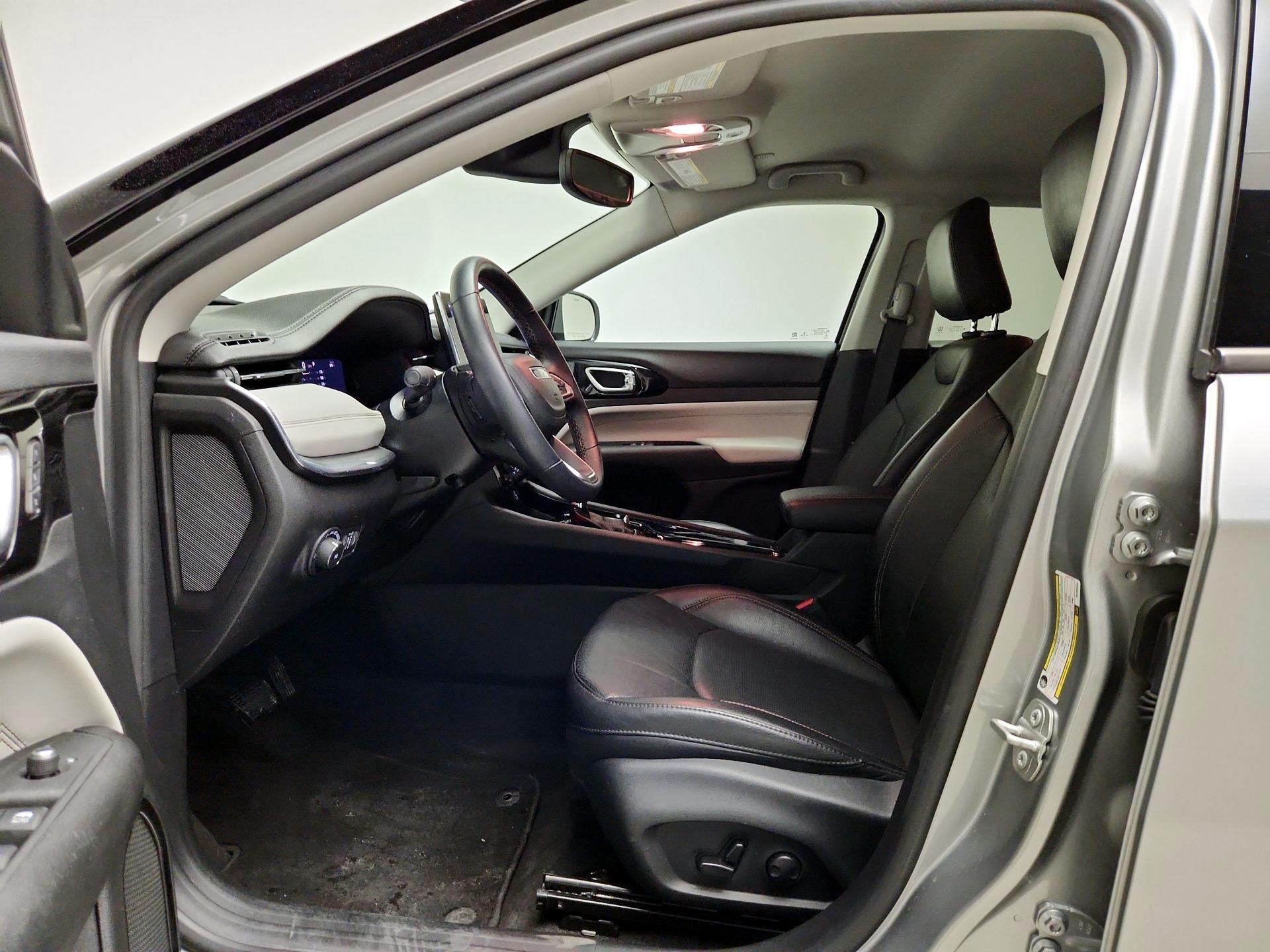 Thumbnail: 2022 Jeep Compass - 11