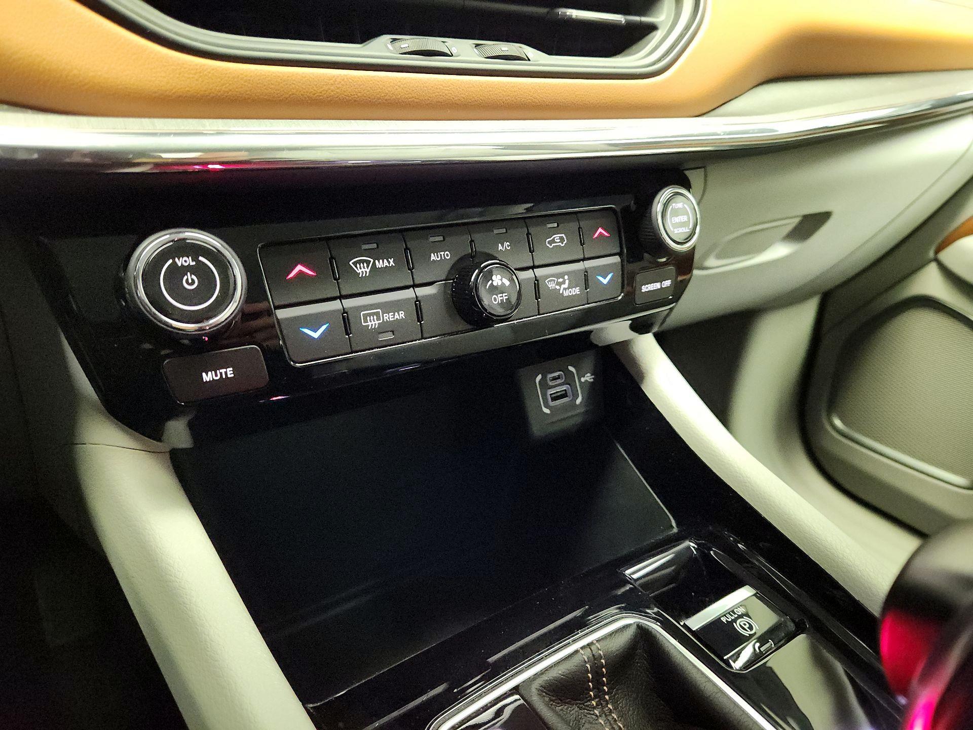 Thumbnail: 2022 Jeep Compass - 16