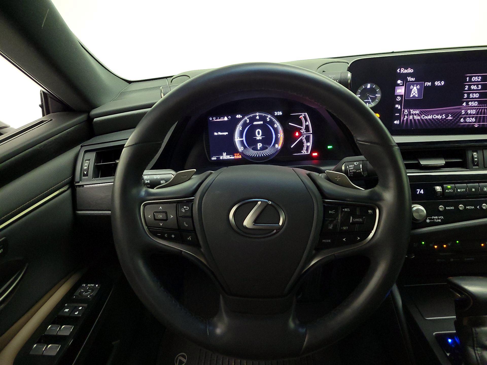 Thumbnail: 2022 Lexus ES - 10