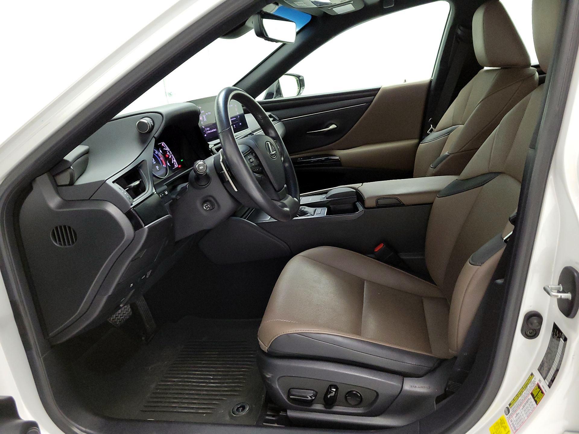 Thumbnail: 2022 Lexus ES - 11