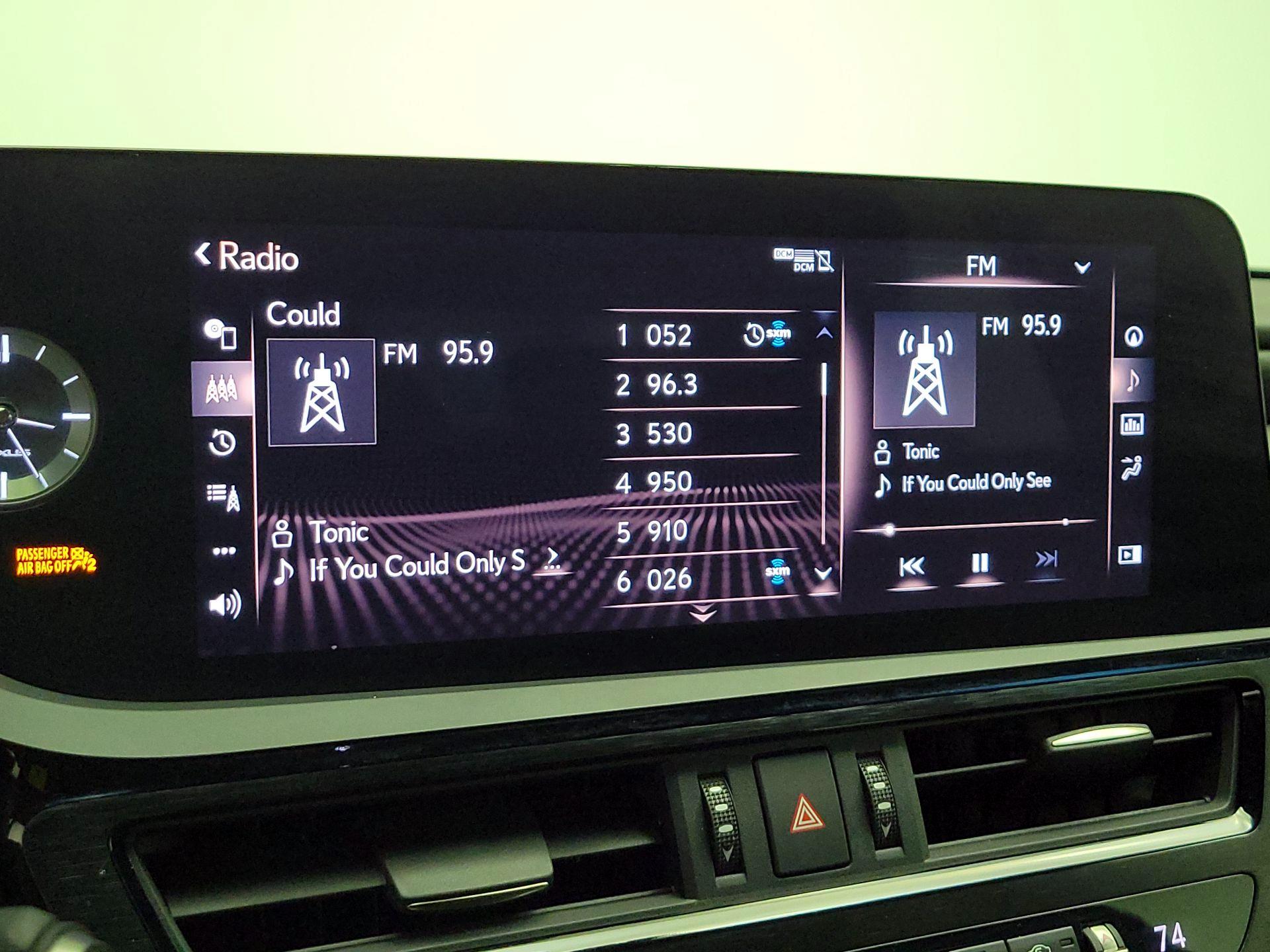 Thumbnail: 2022 Lexus ES - 14