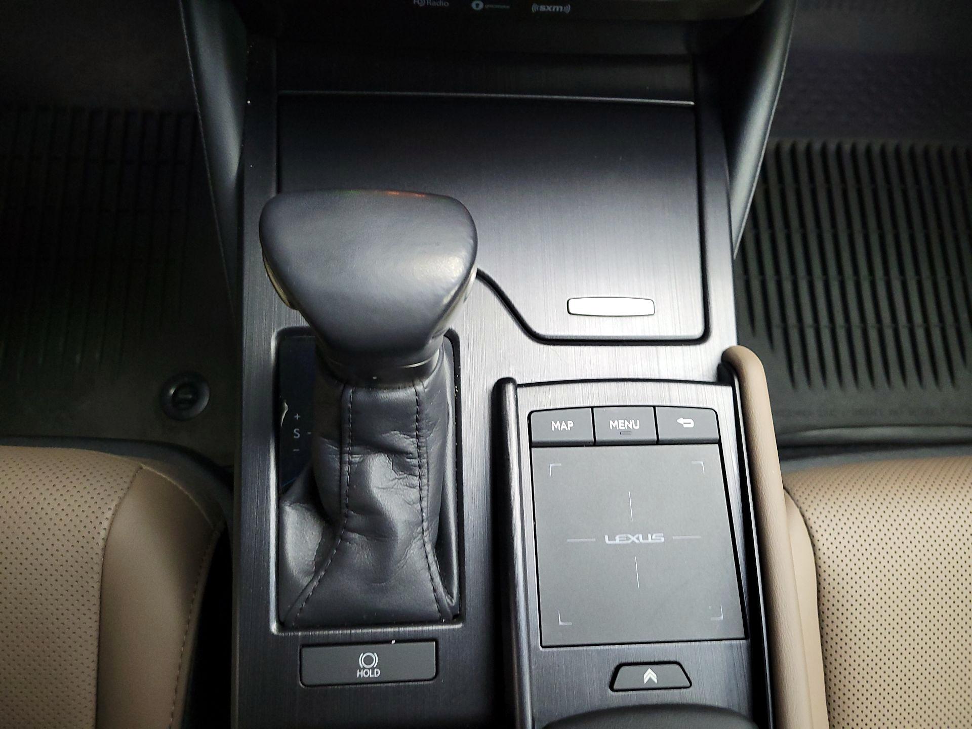 Thumbnail: 2022 Lexus ES - 16