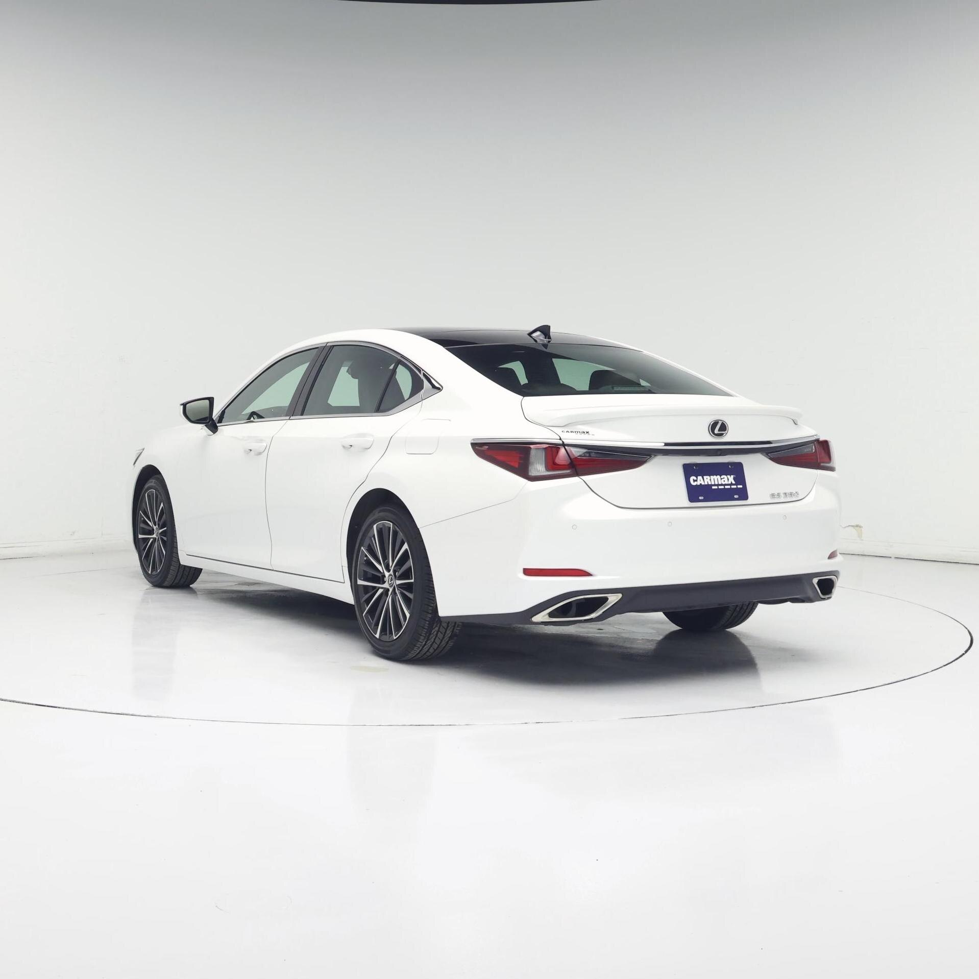 Thumbnail: 2022 Lexus ES - 2