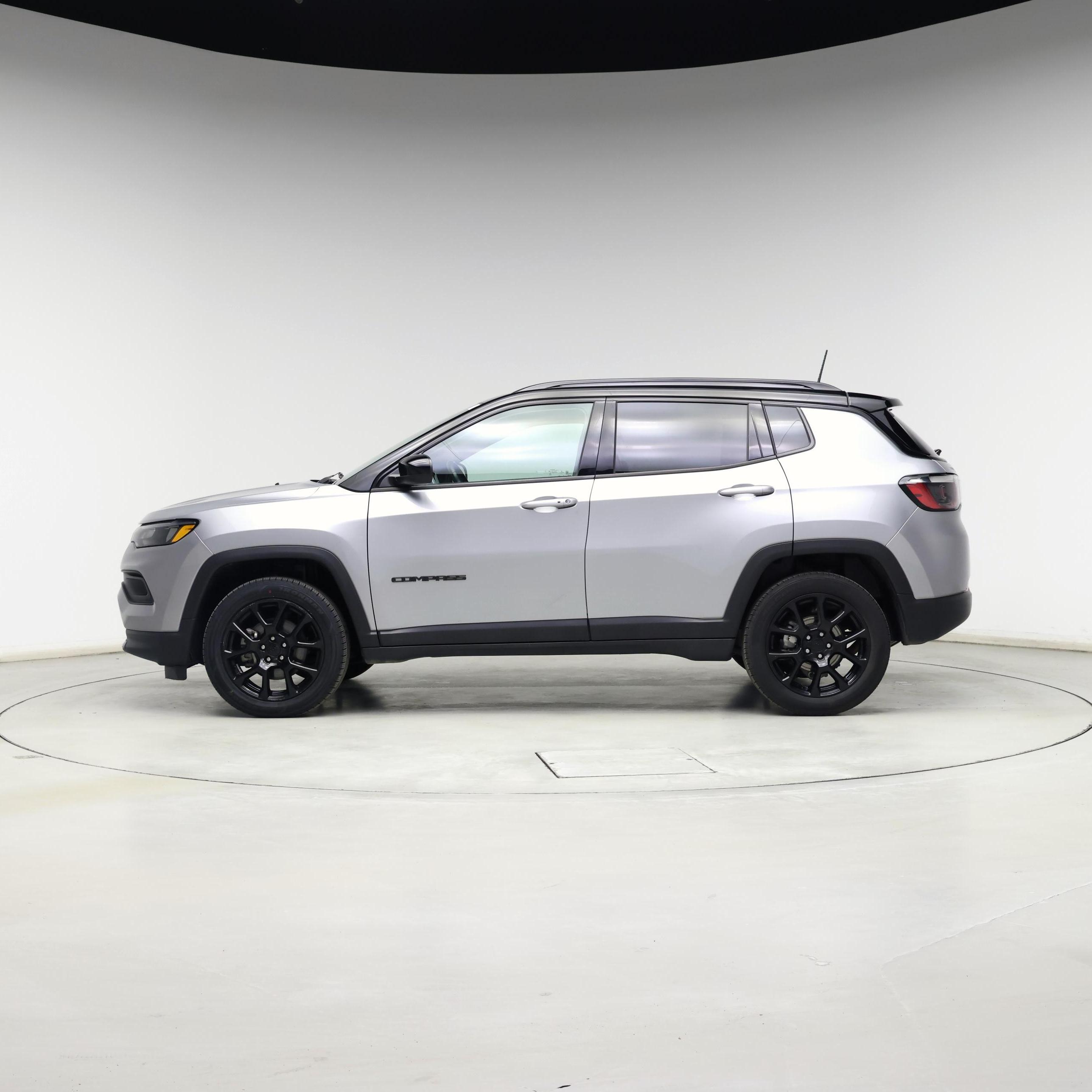 Thumbnail: 2022 Jeep Compass - 3