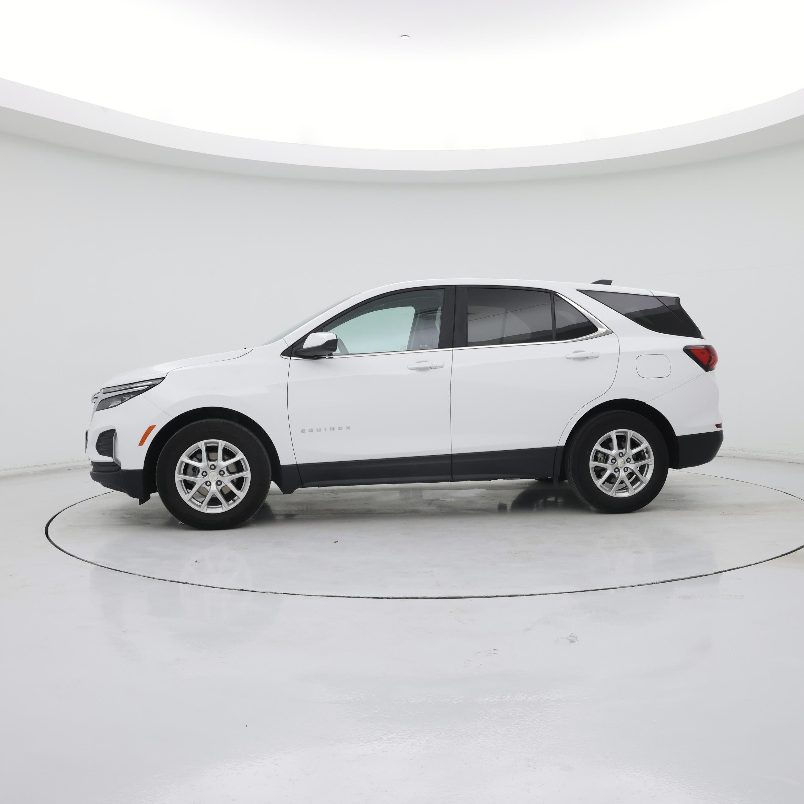 Thumbnail: 2023 Chevrolet Equinox - 3