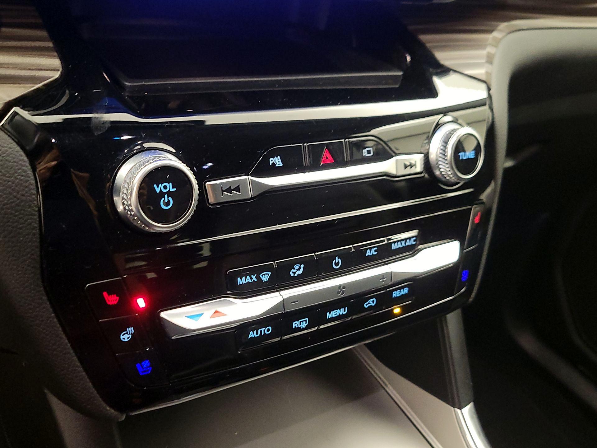 Thumbnail: 2023 Ford Explorer - 17