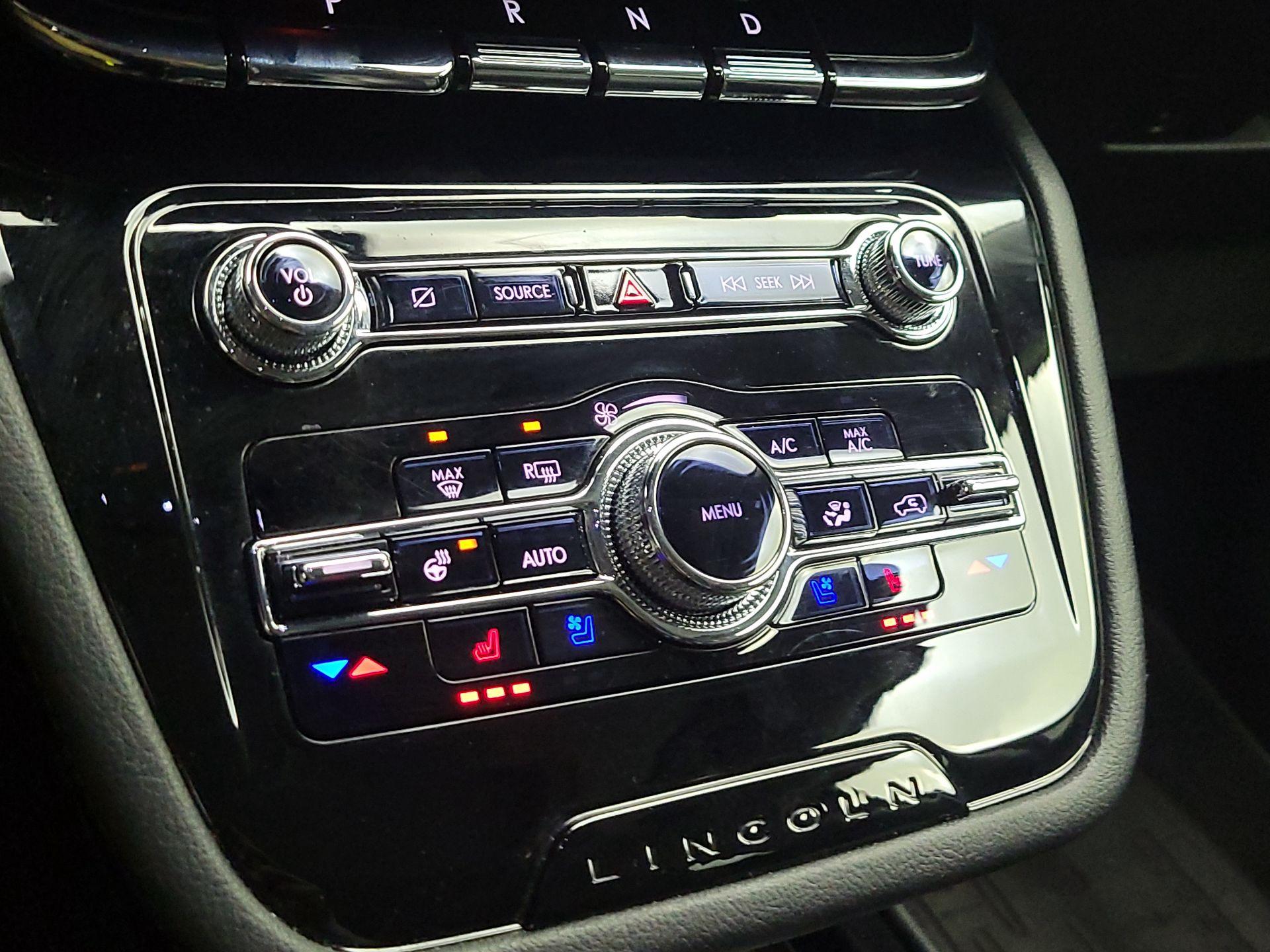 Thumbnail: 2022 Lincoln Corsair - 17