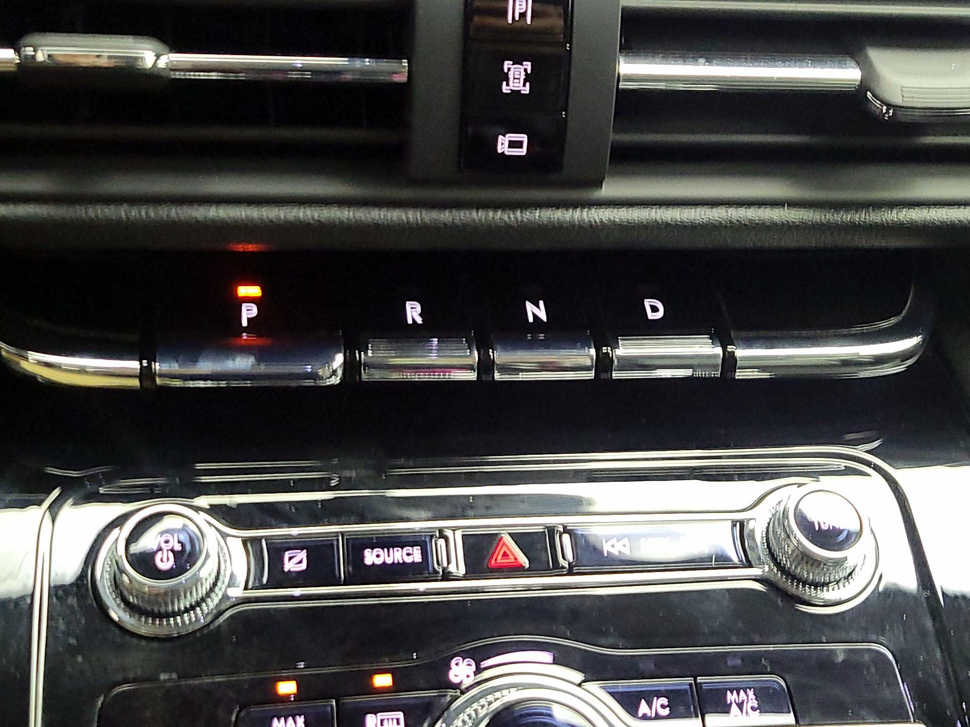 Thumbnail: 2022 Lincoln Corsair - 18