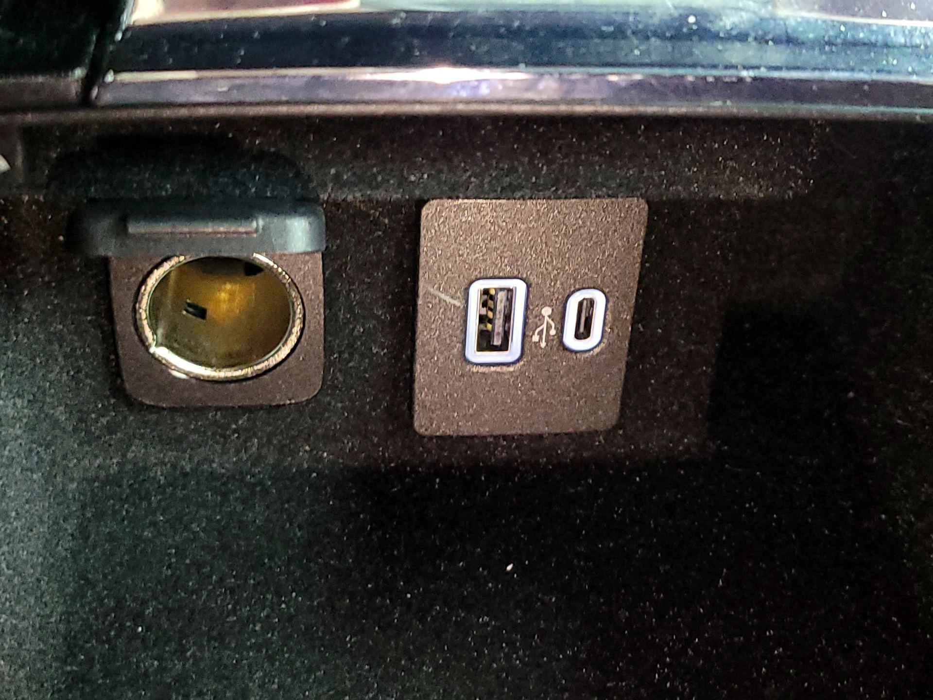 Thumbnail: 2022 Lincoln Corsair - 19