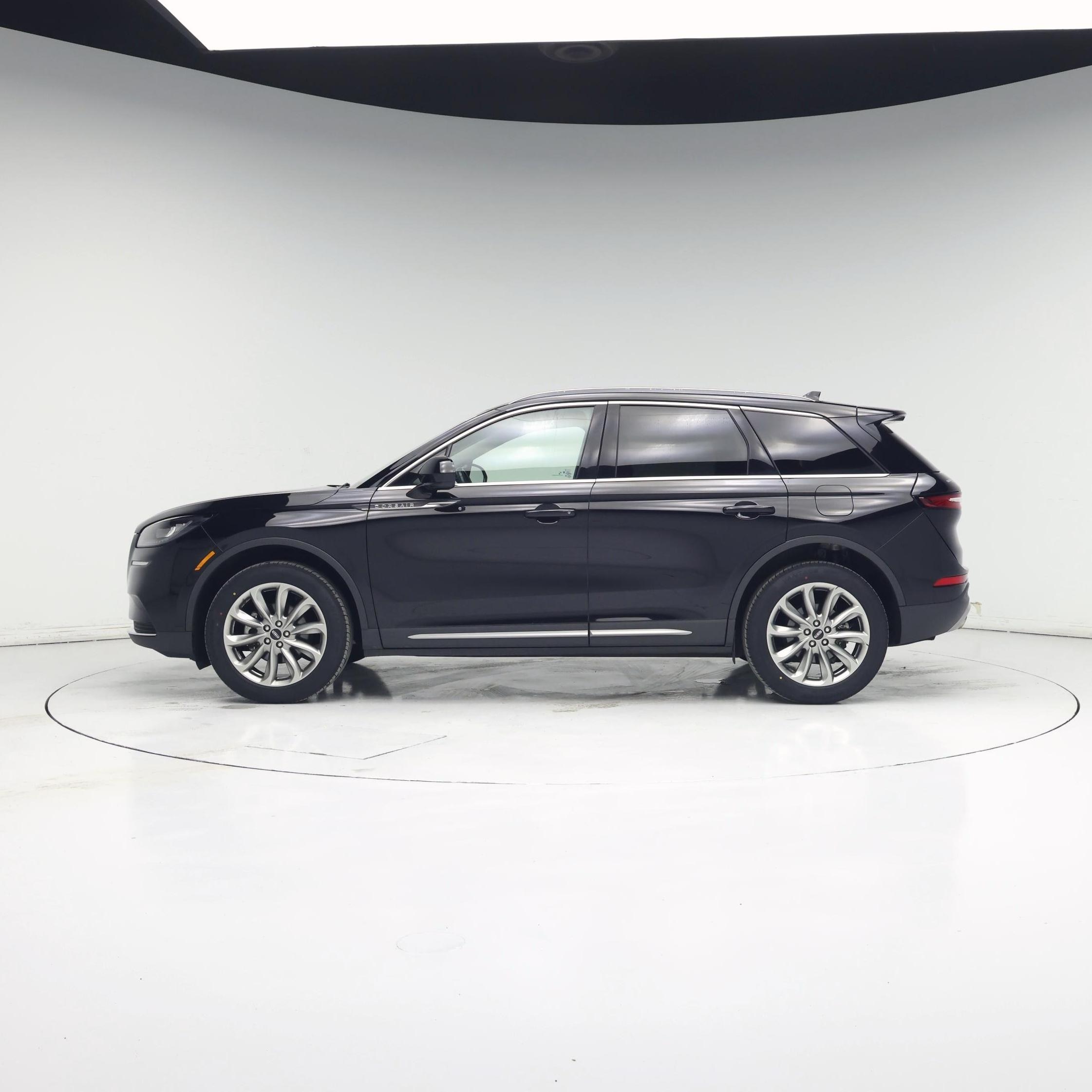 Thumbnail: 2022 Lincoln Corsair - 3