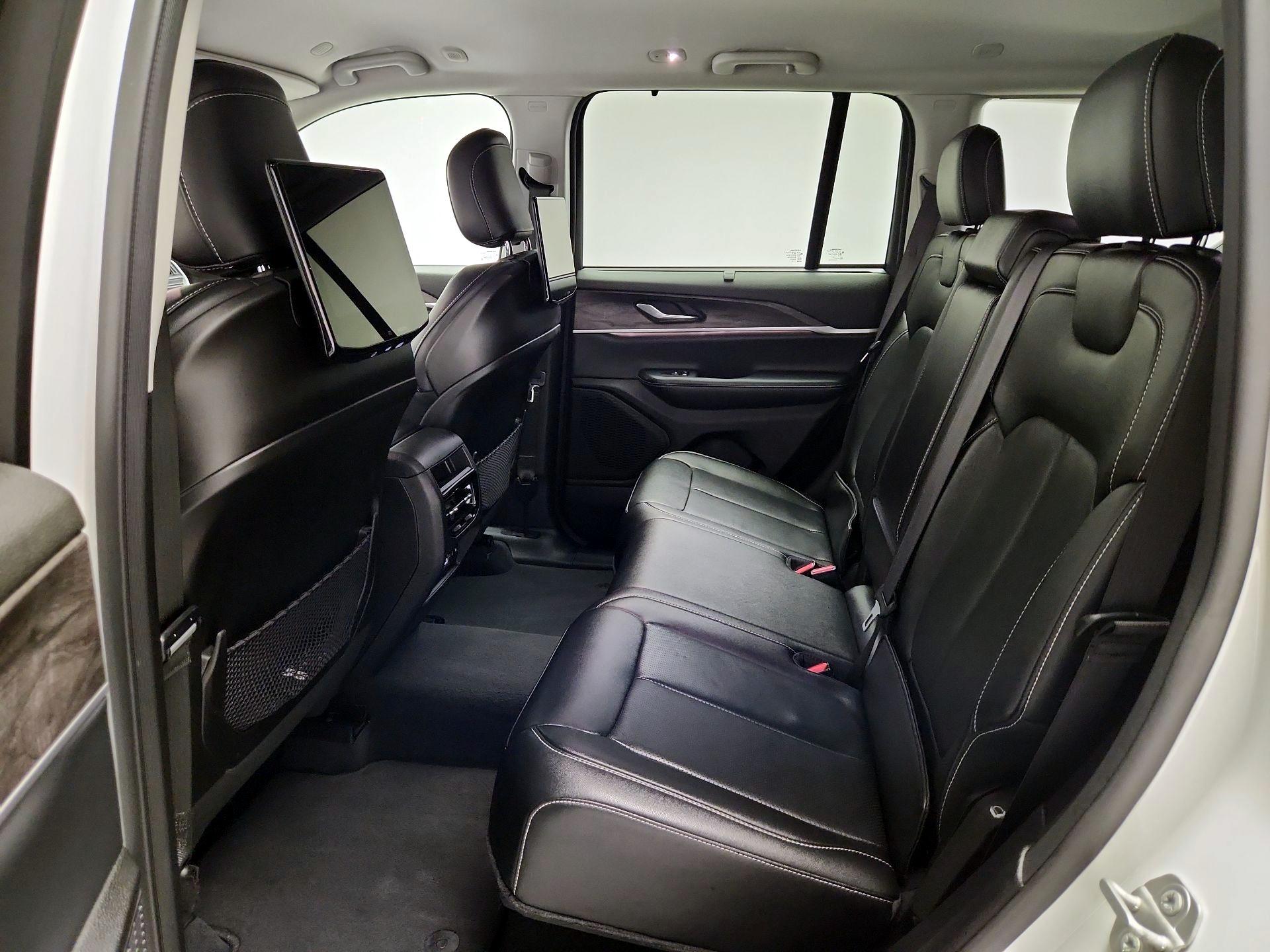 Thumbnail: 2023 Jeep Grand Cherokee - 20