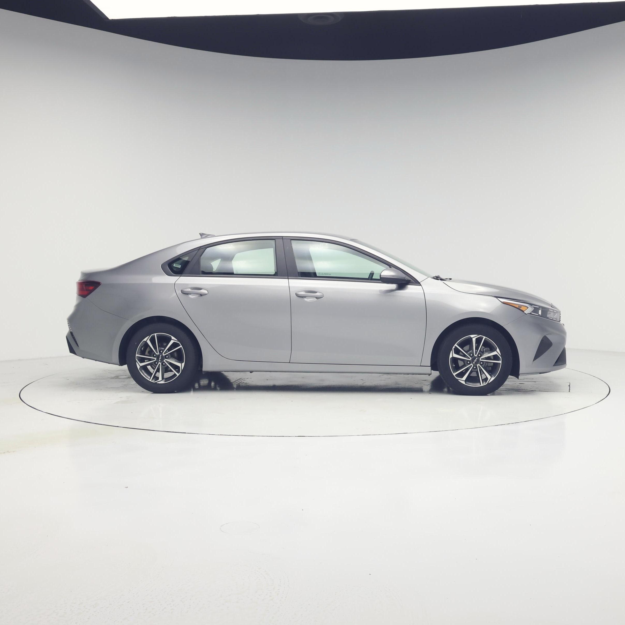 Thumbnail: 2023 Kia Forte - 7