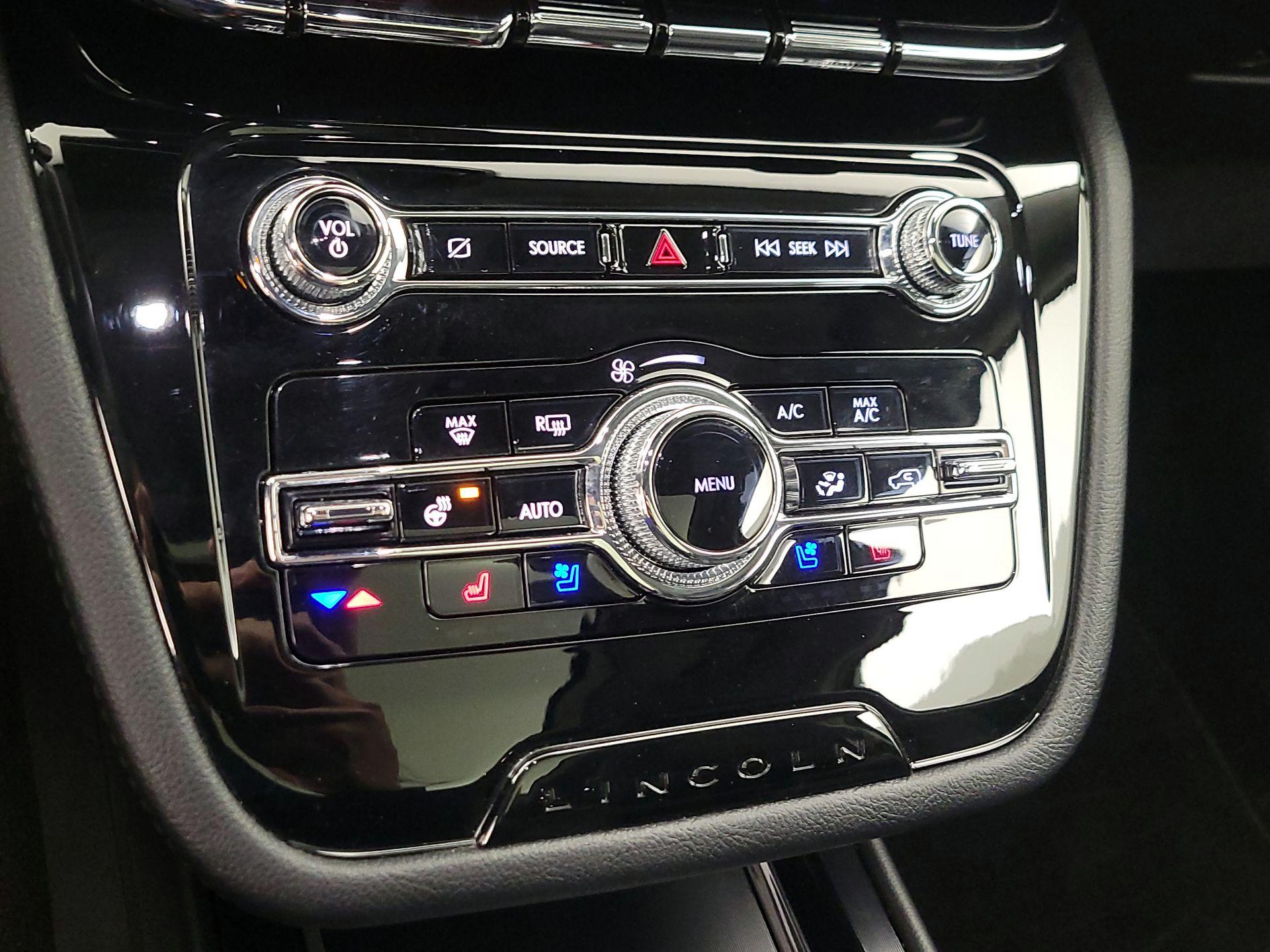 Thumbnail: 2022 Lincoln Corsair - 17