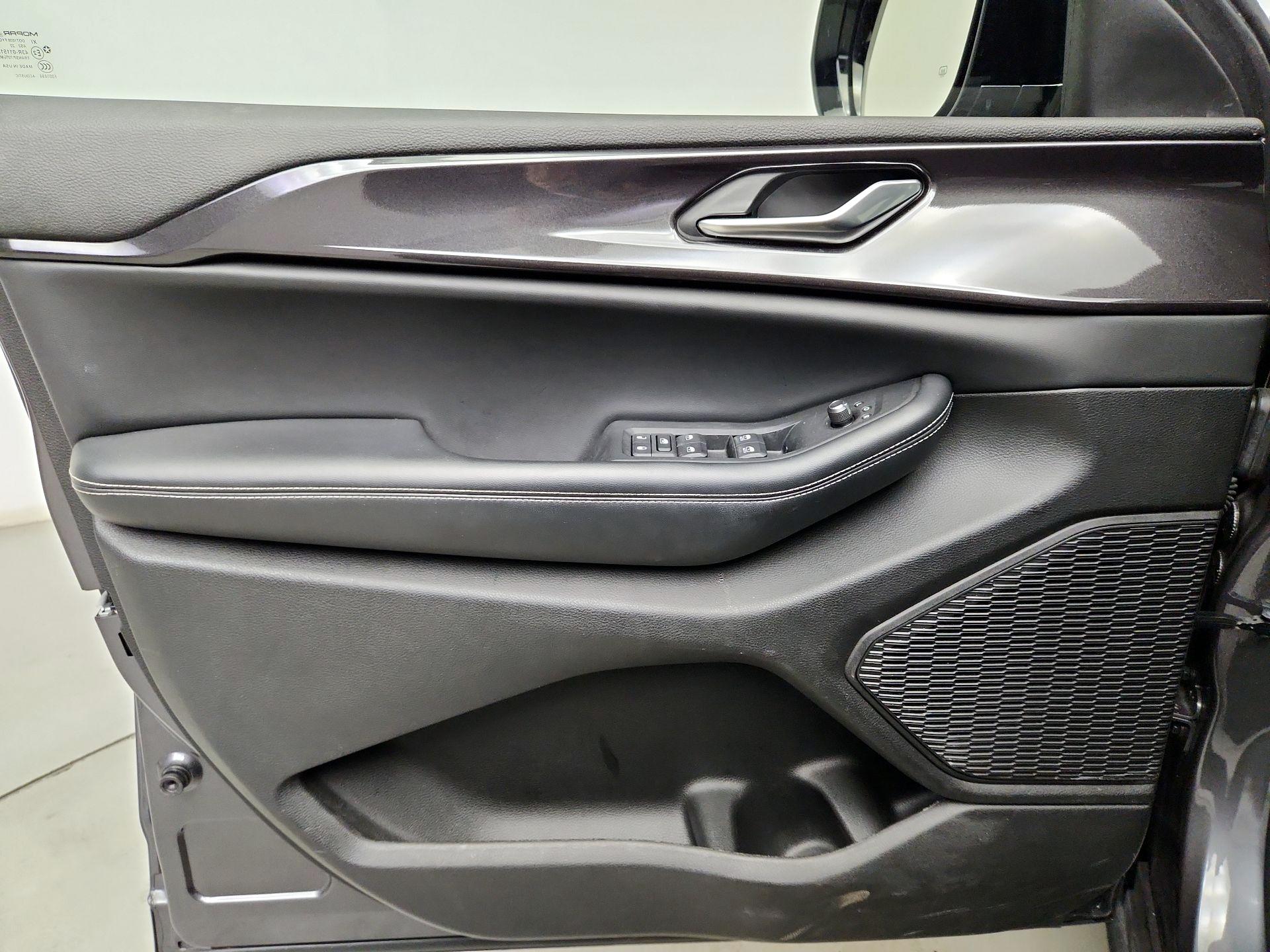 Thumbnail: 2023 Jeep Grand Cherokee L - 12