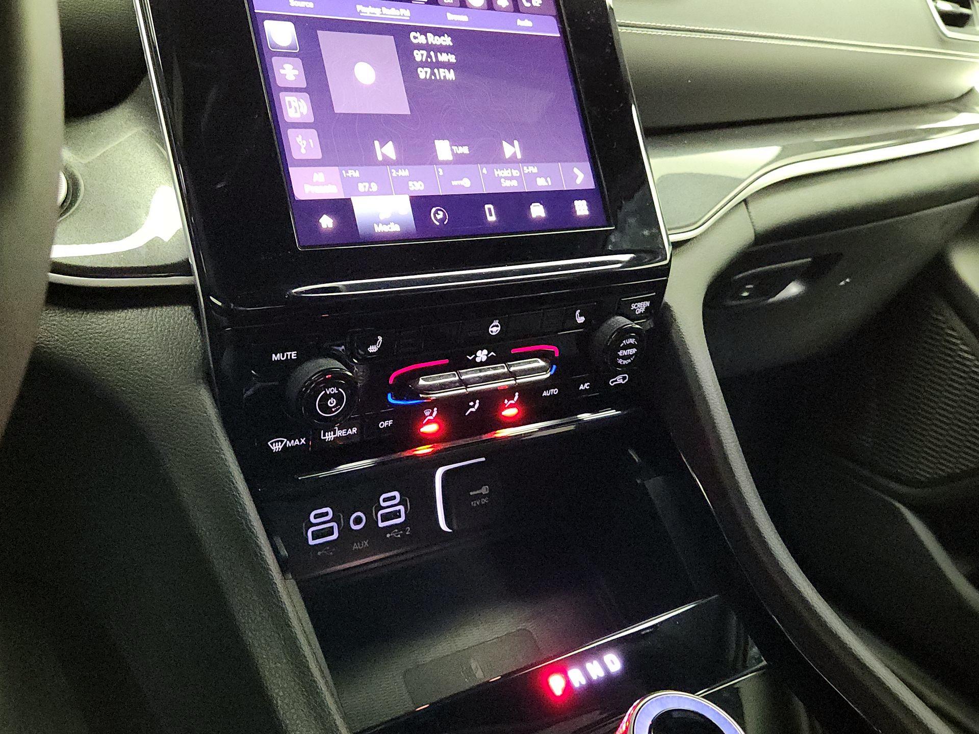 Thumbnail: 2023 Jeep Grand Cherokee L - 16