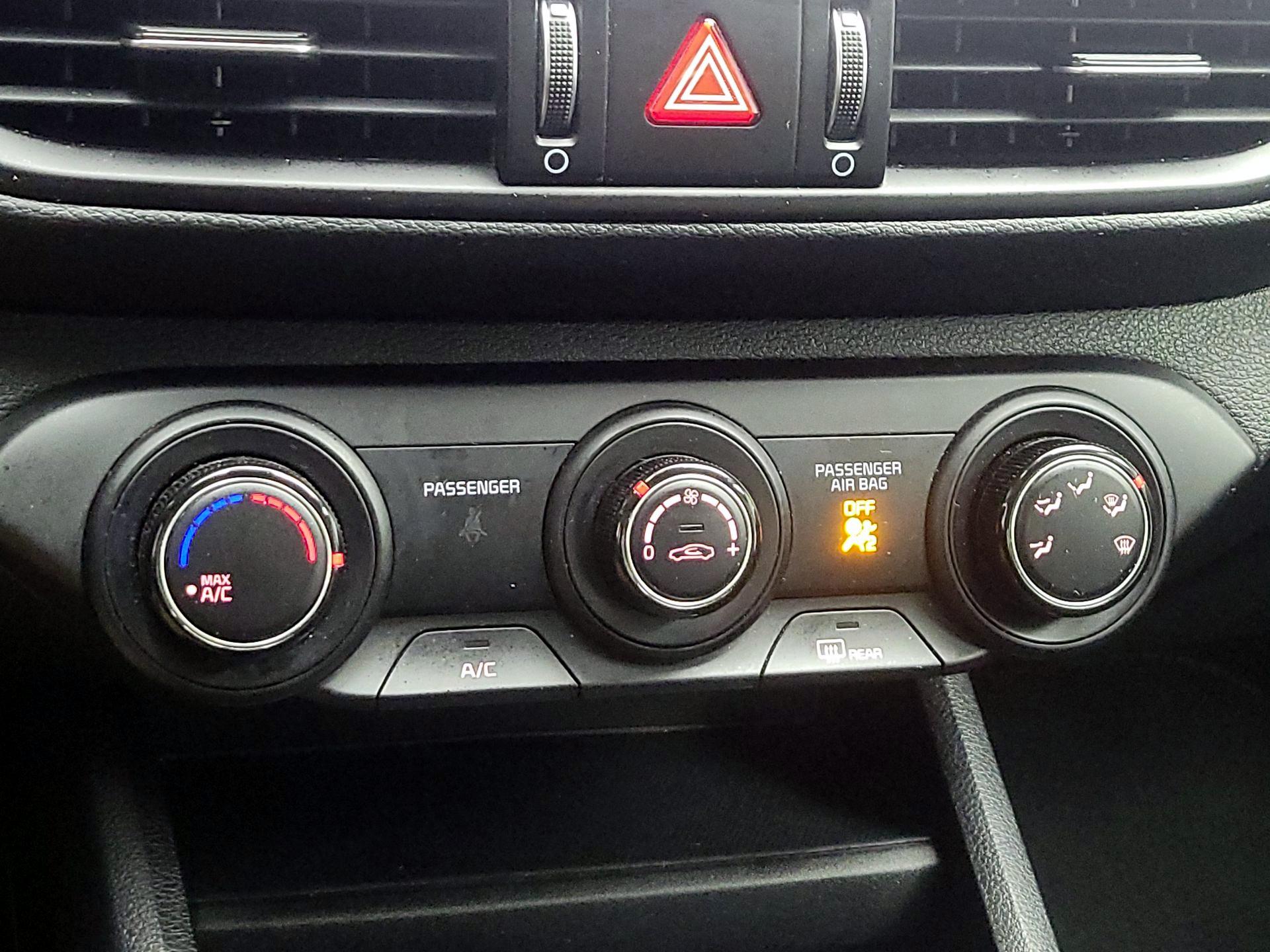 Thumbnail: 2024 Kia Forte - 16