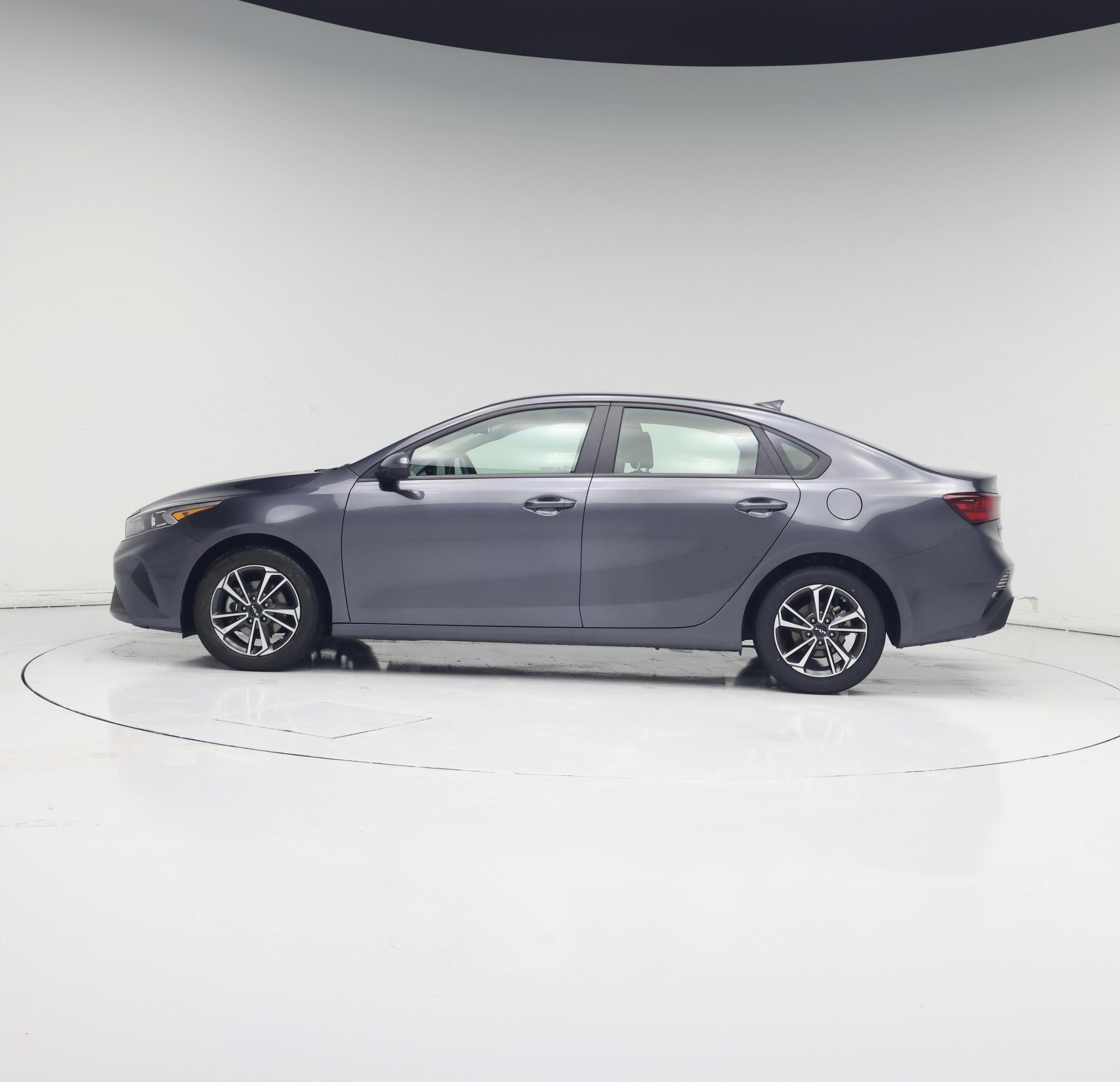 Thumbnail: 2024 Kia Forte - 3