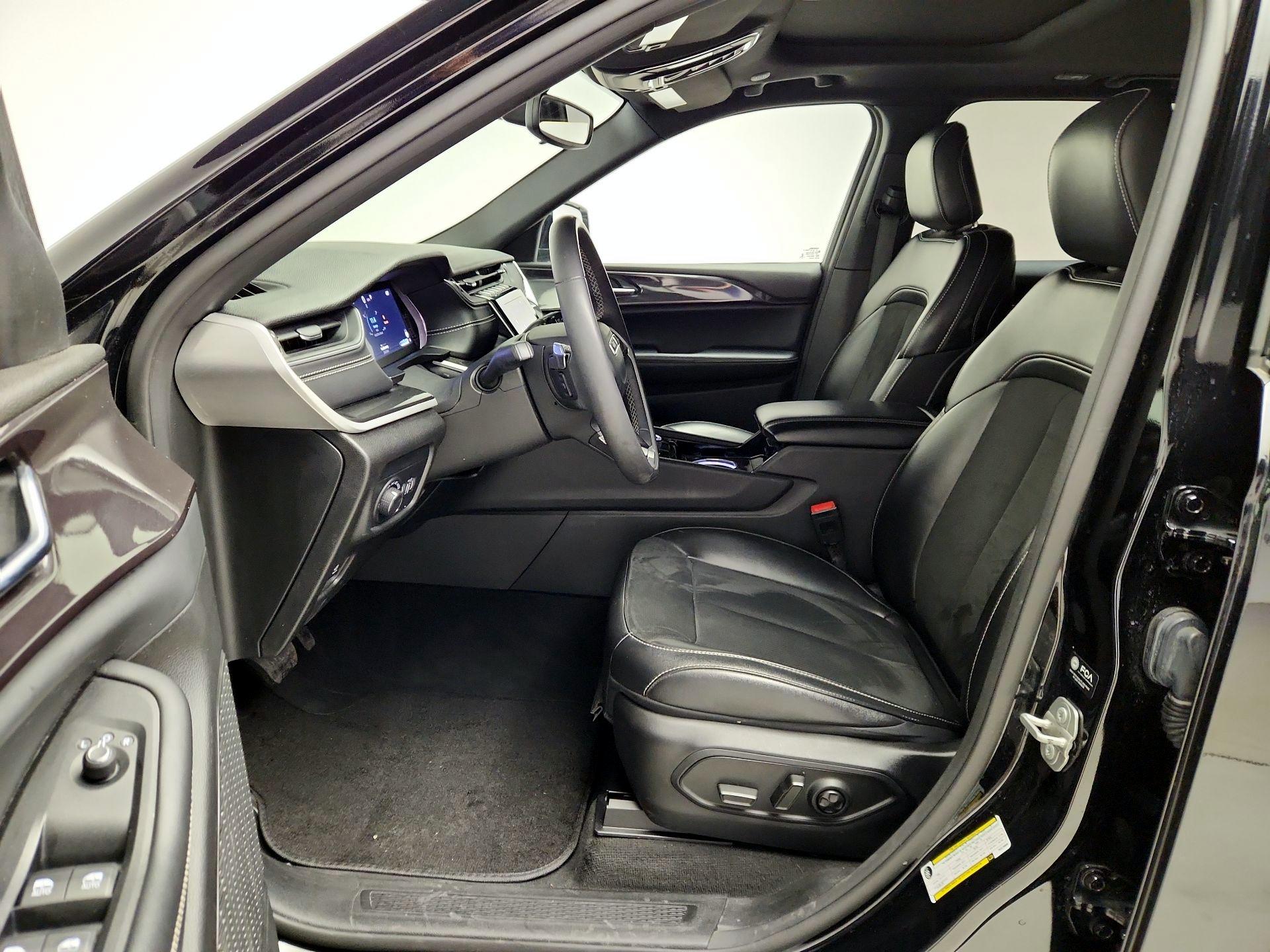 Thumbnail: 2023 Jeep Grand Cherokee - 11