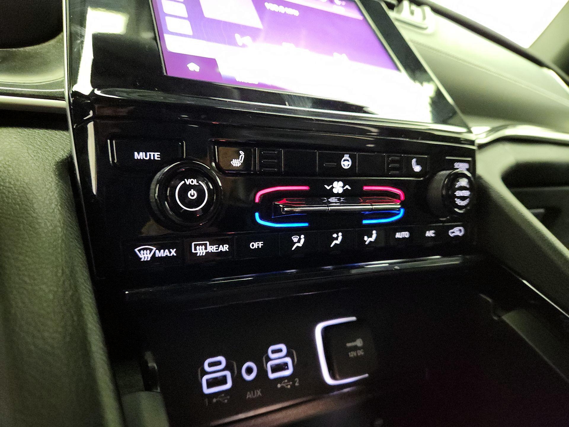 Thumbnail: 2023 Jeep Grand Cherokee - 16