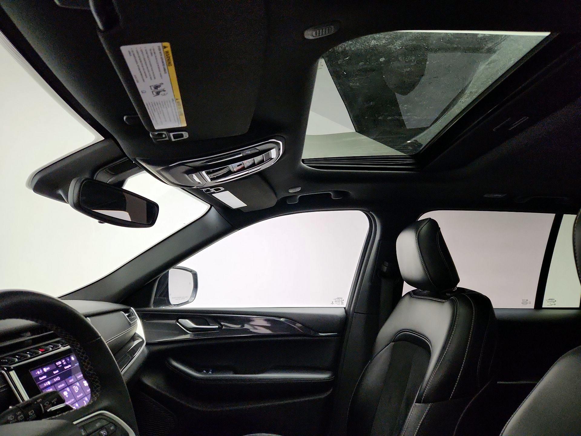 Thumbnail: 2023 Jeep Grand Cherokee - 19