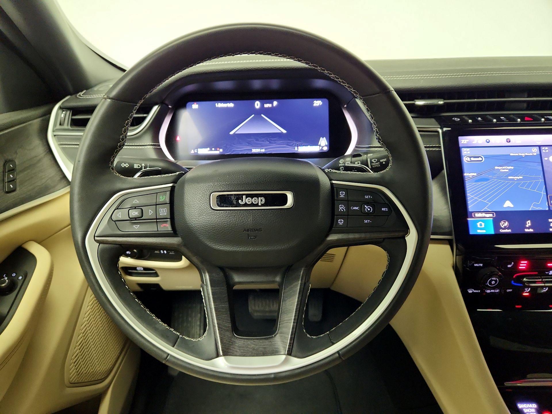 Thumbnail: 2023 Jeep Grand Cherokee - 10