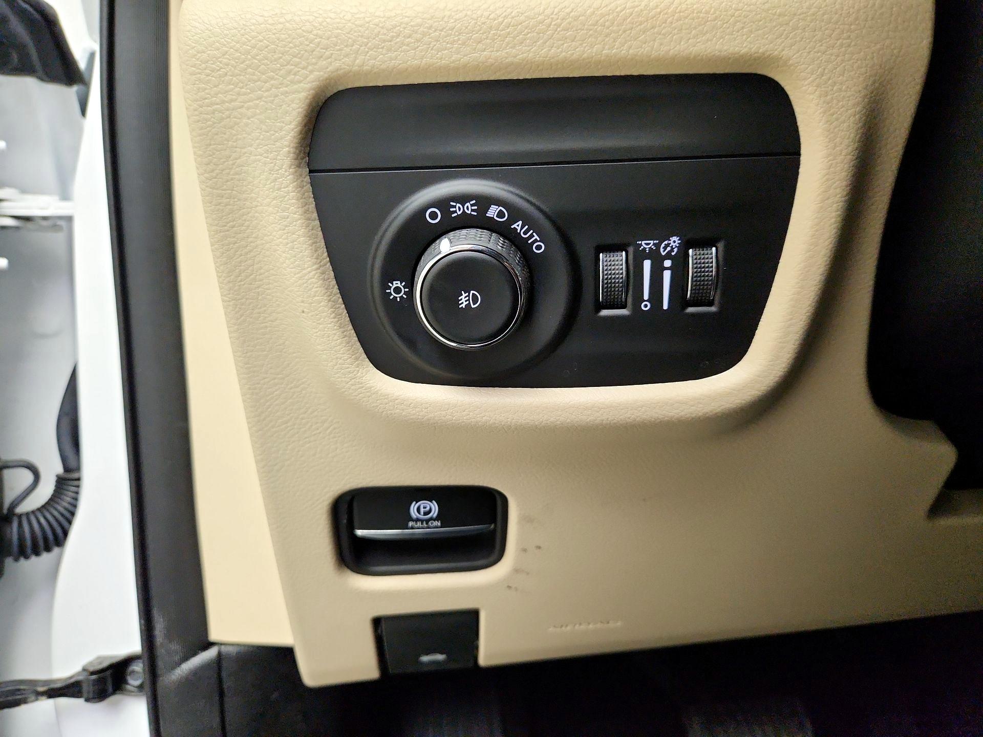 Thumbnail: 2023 Jeep Grand Cherokee - 13