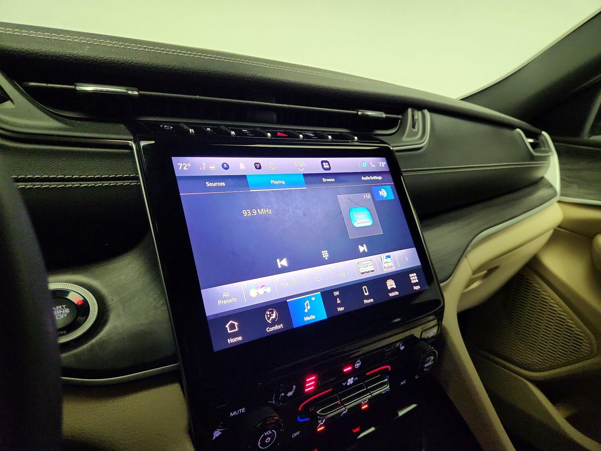 Thumbnail: 2023 Jeep Grand Cherokee - 16