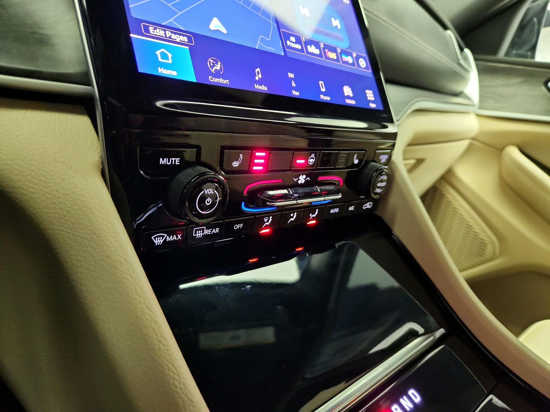 Thumbnail: 2023 Jeep Grand Cherokee - 17