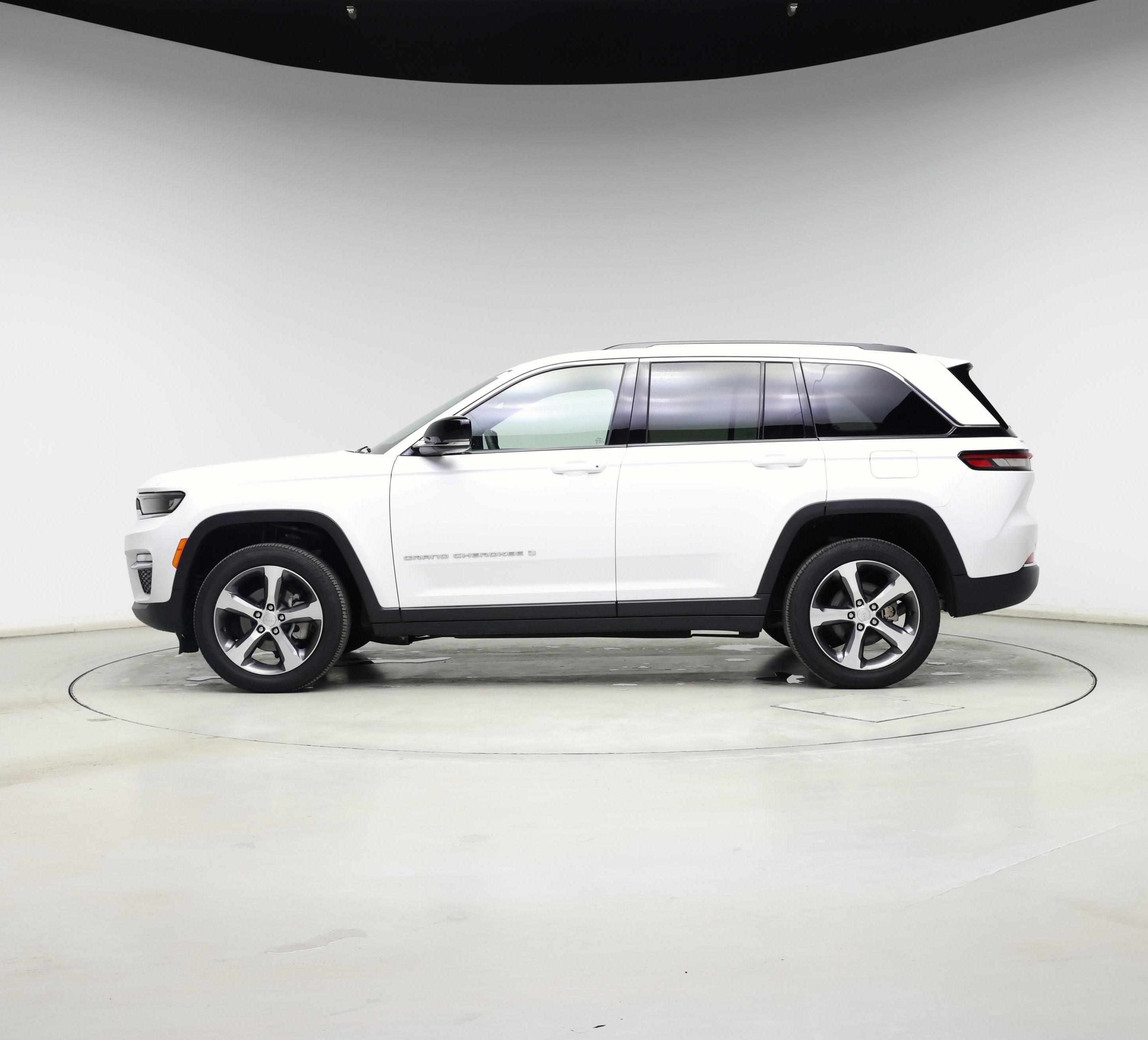 Thumbnail: 2023 Jeep Grand Cherokee - 3