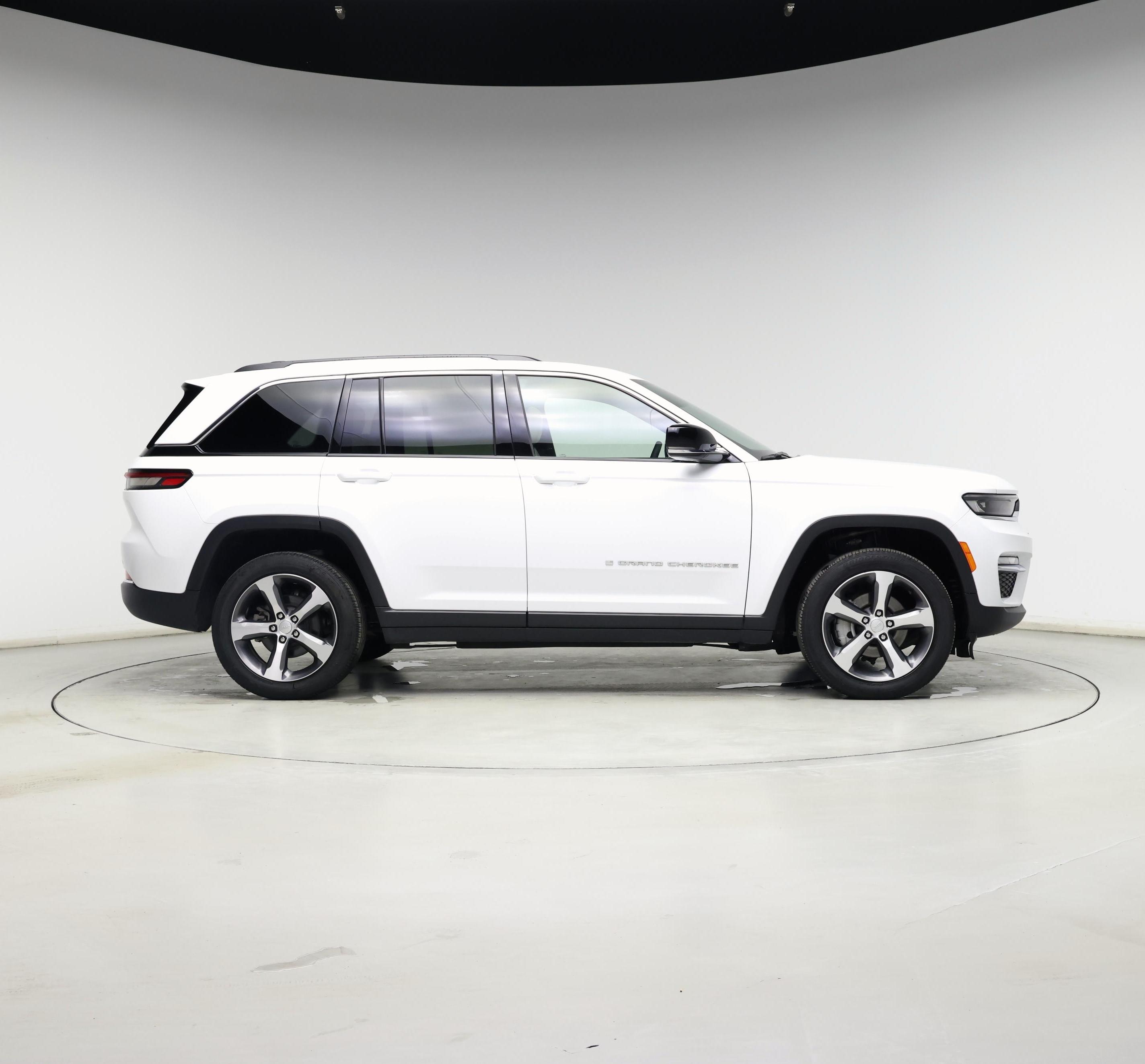 Thumbnail: 2023 Jeep Grand Cherokee - 7