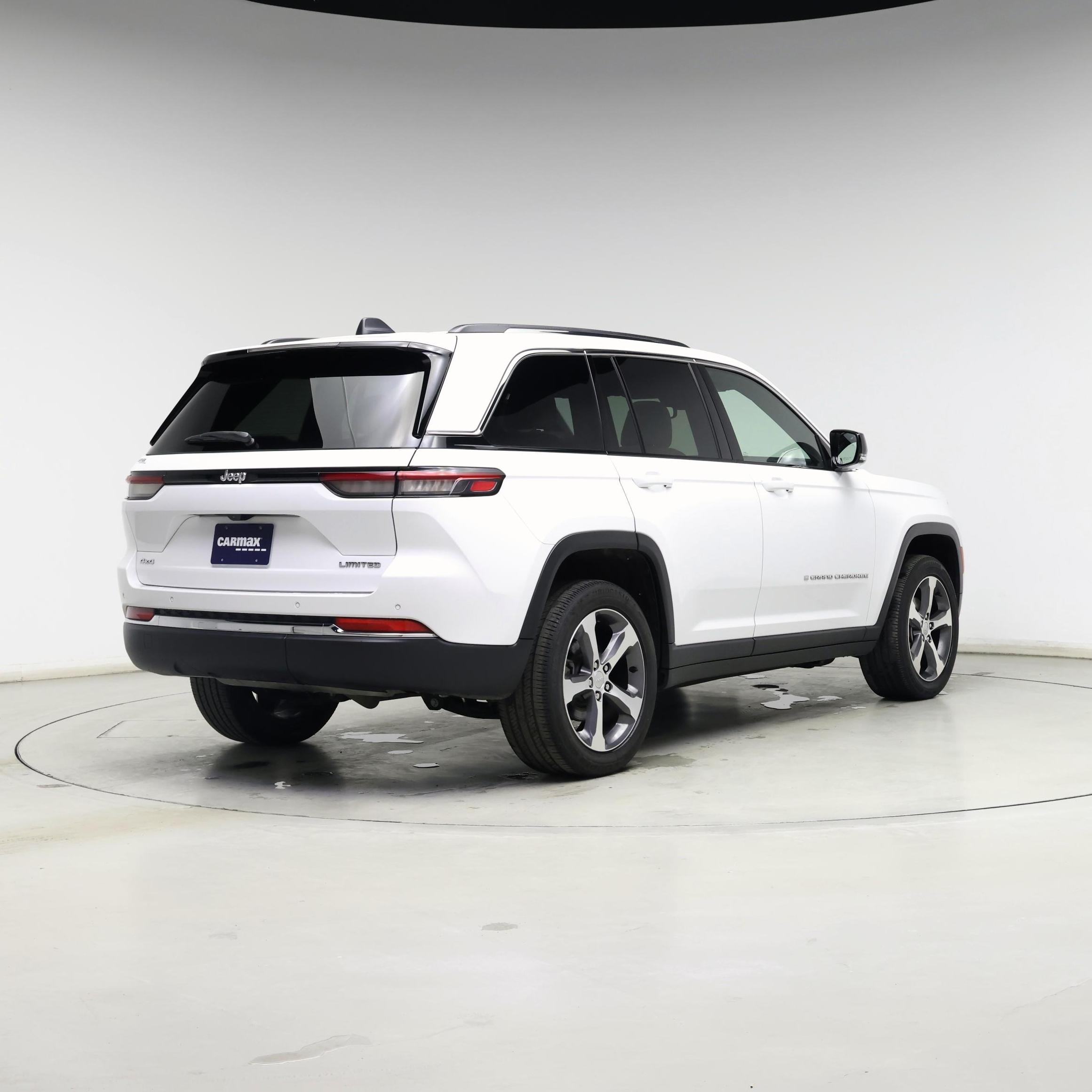 Thumbnail: 2023 Jeep Grand Cherokee - 8