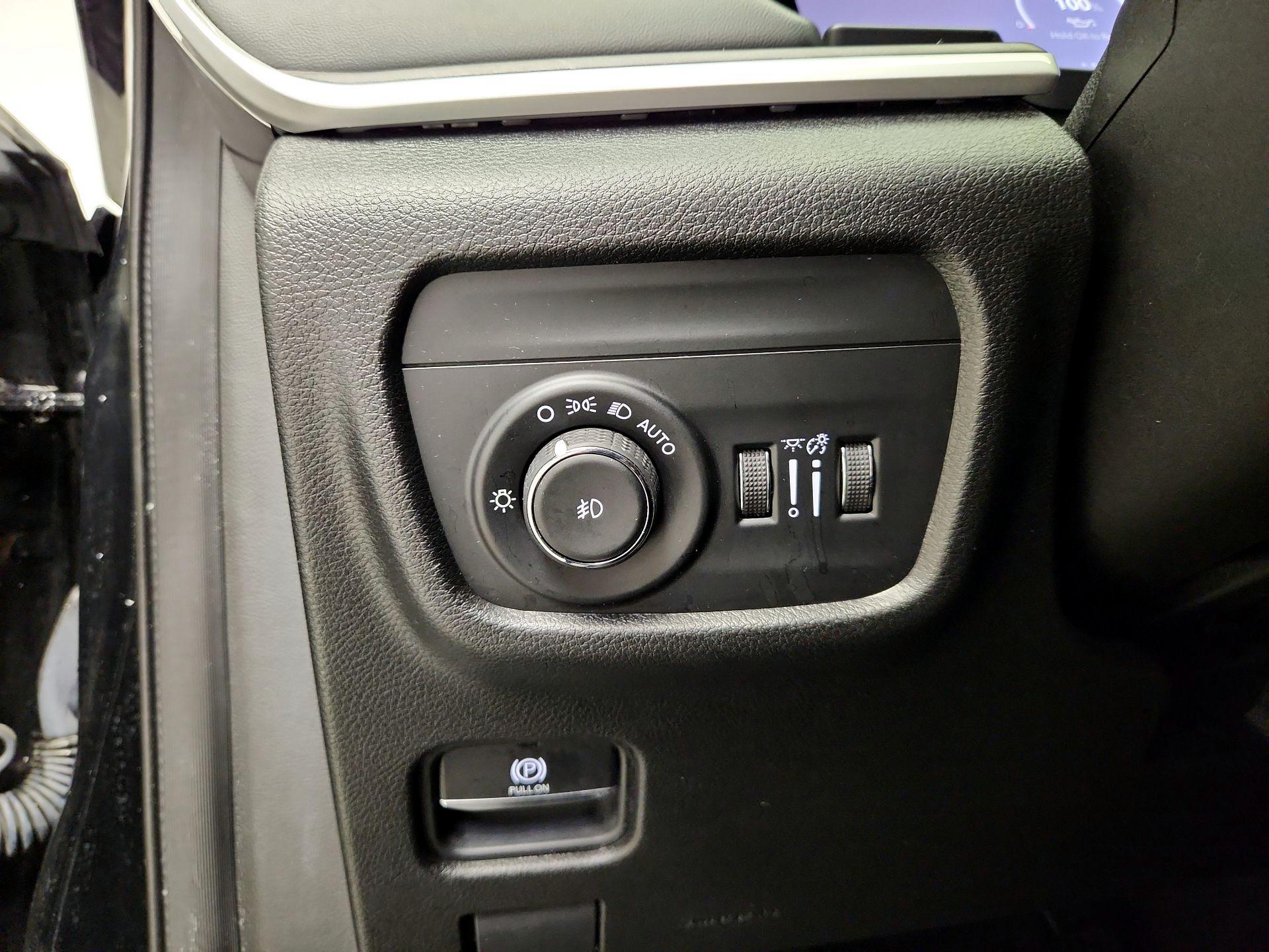 Thumbnail: 2023 Jeep Grand Cherokee - 13