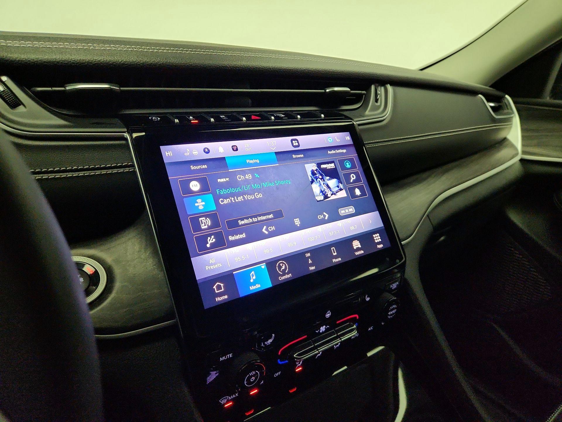 Thumbnail: 2023 Jeep Grand Cherokee - 16