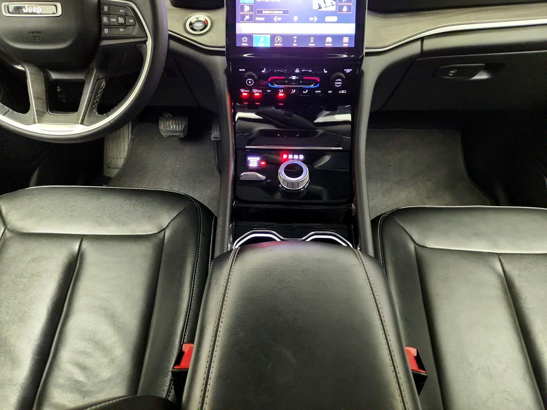 Thumbnail: 2023 Jeep Grand Cherokee - 18