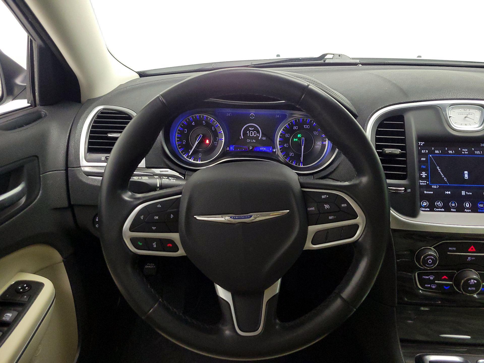 Thumbnail: 2020 Chrysler 300 - 10