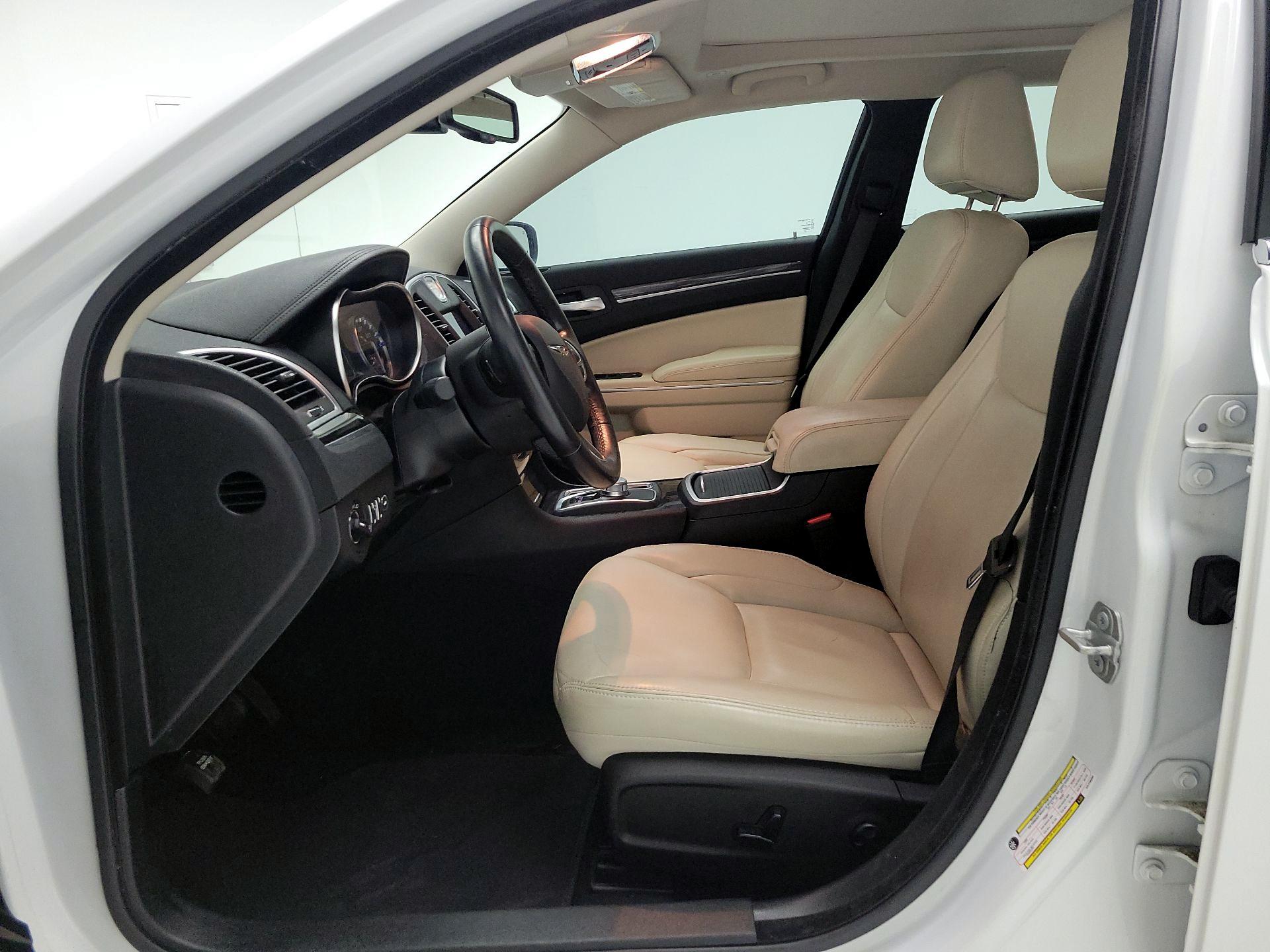 Thumbnail: 2020 Chrysler 300 - 11