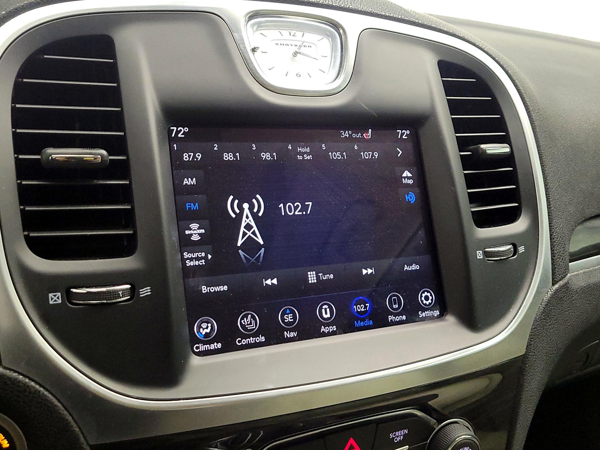 Thumbnail: 2020 Chrysler 300 - 16