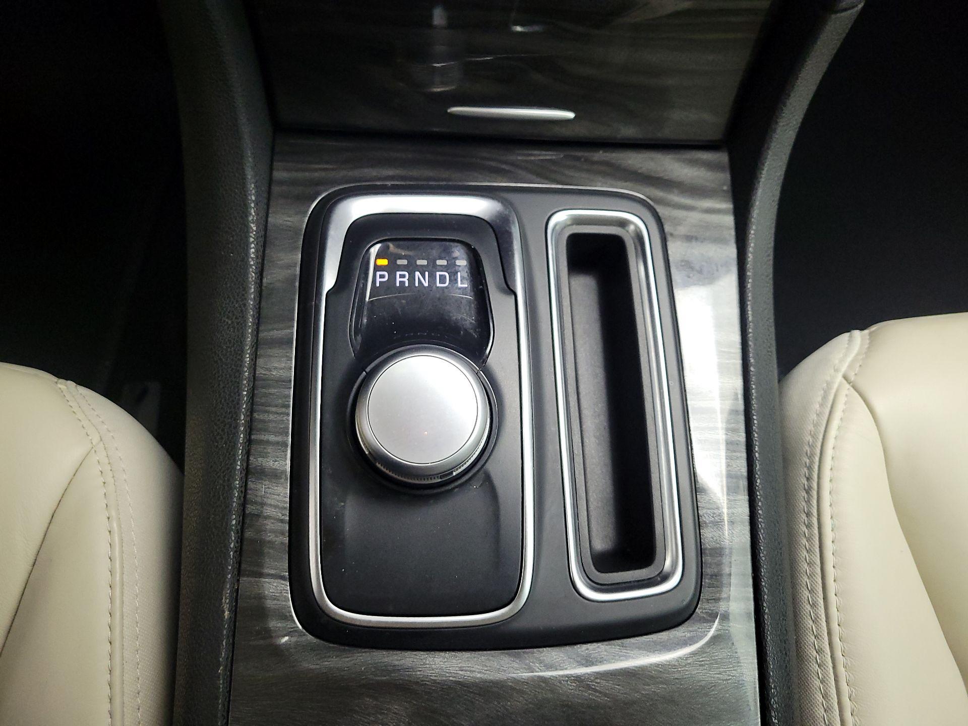 Thumbnail: 2020 Chrysler 300 - 18