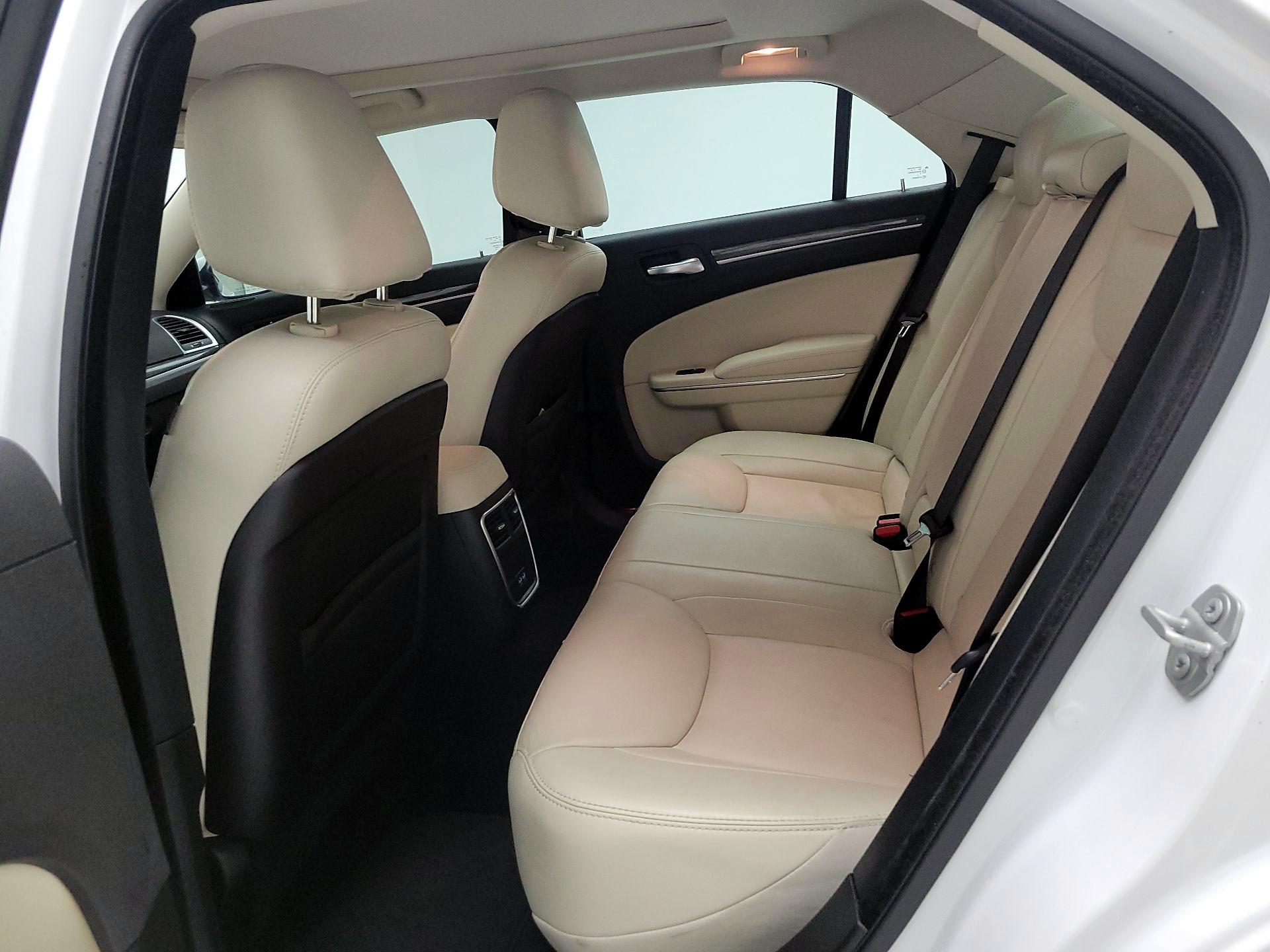 Thumbnail: 2020 Chrysler 300 - 19