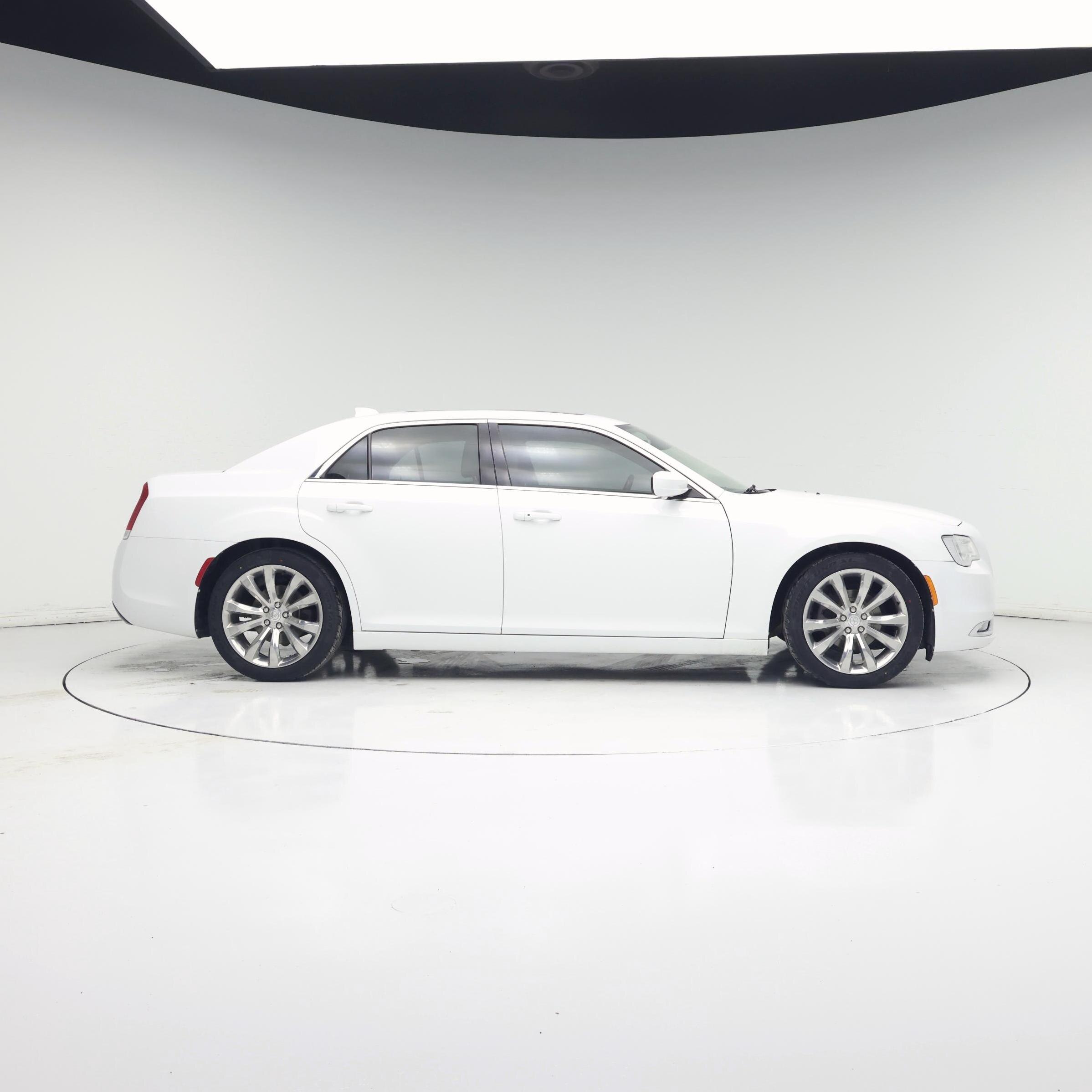 Thumbnail: 2020 Chrysler 300 - 7