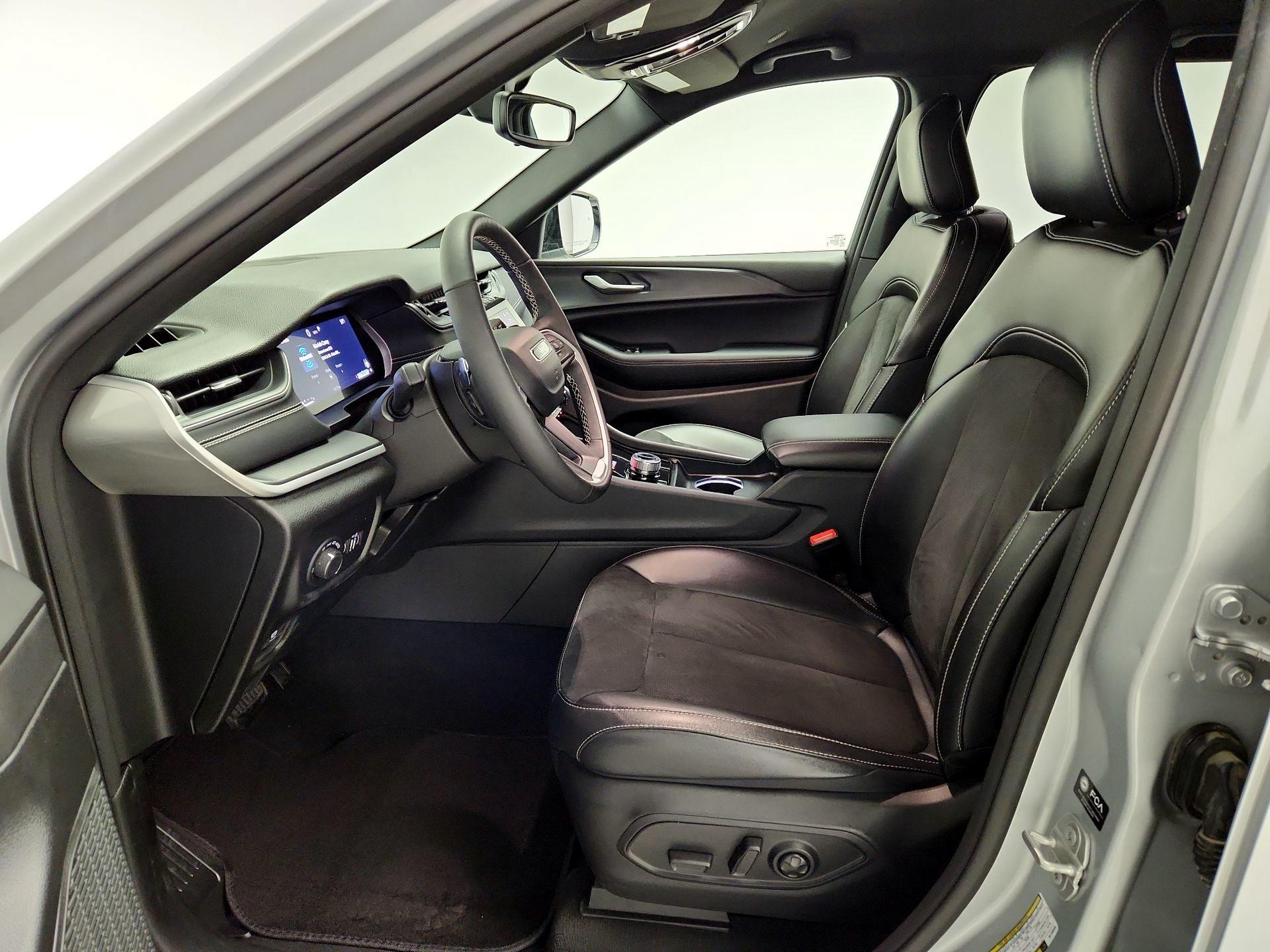 Thumbnail: 2024 Jeep Grand Cherokee - 11